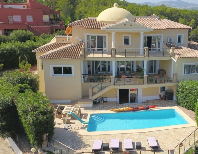 Villa de lujo con vistas al mar de ocho camas en venta en Jávea - Imagen 1