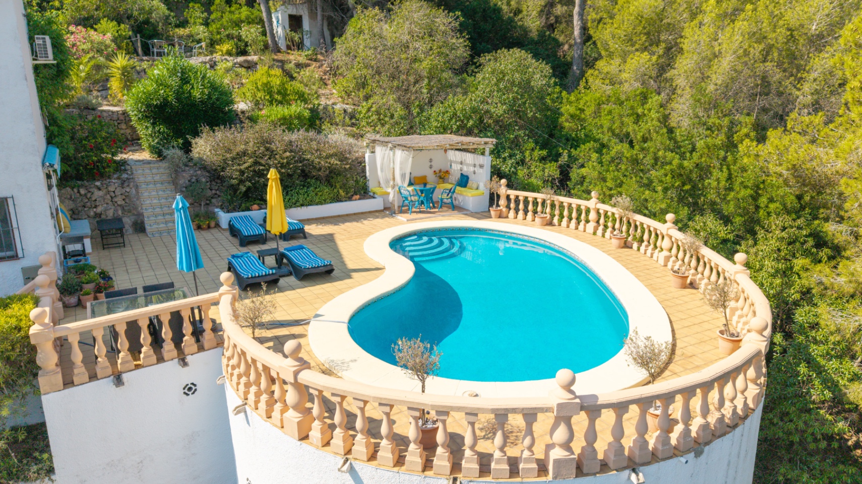     Sea View Villa with Panoramic Montgó Views