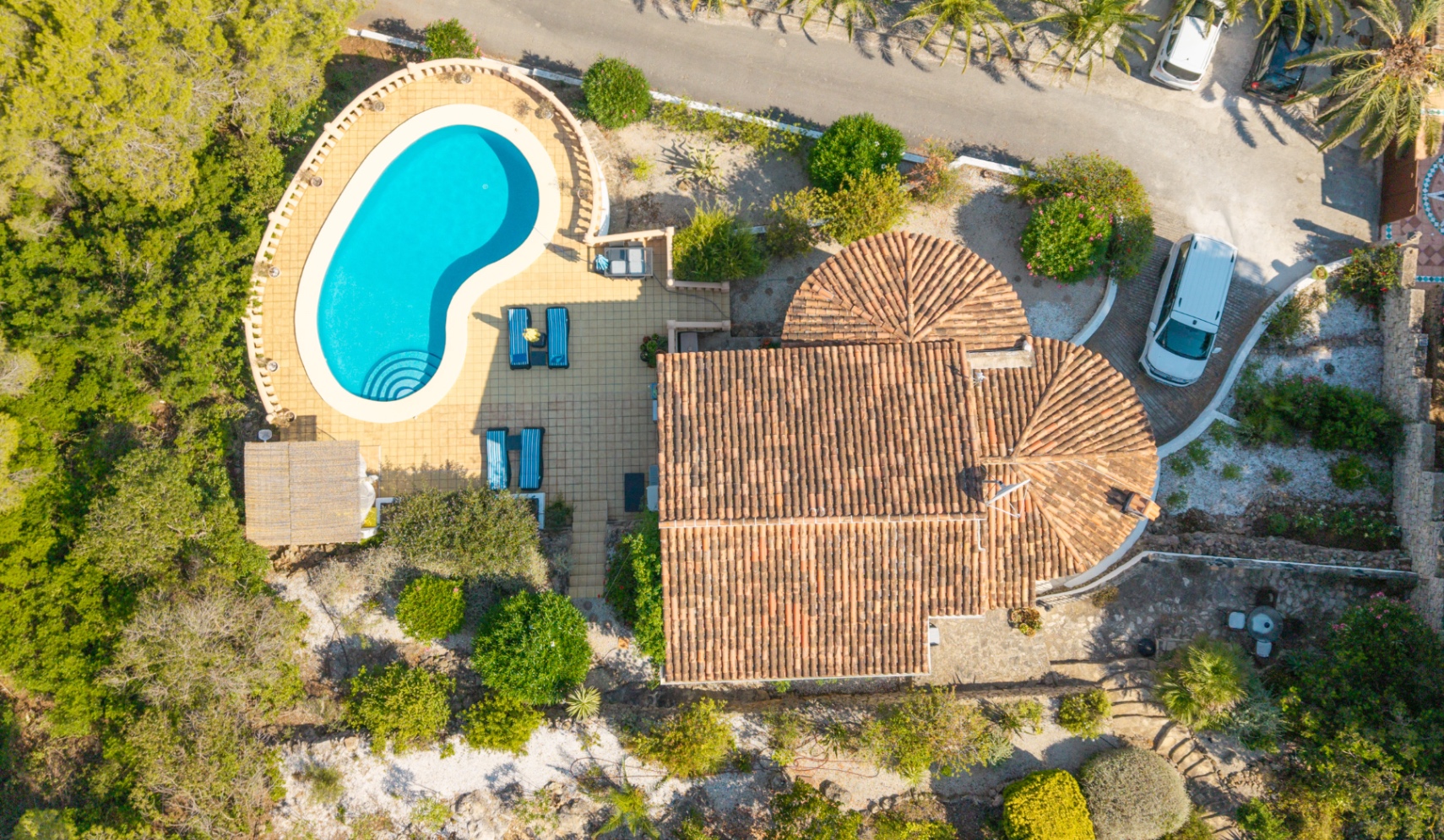     Sea View Villa with Panoramic Montgó Views