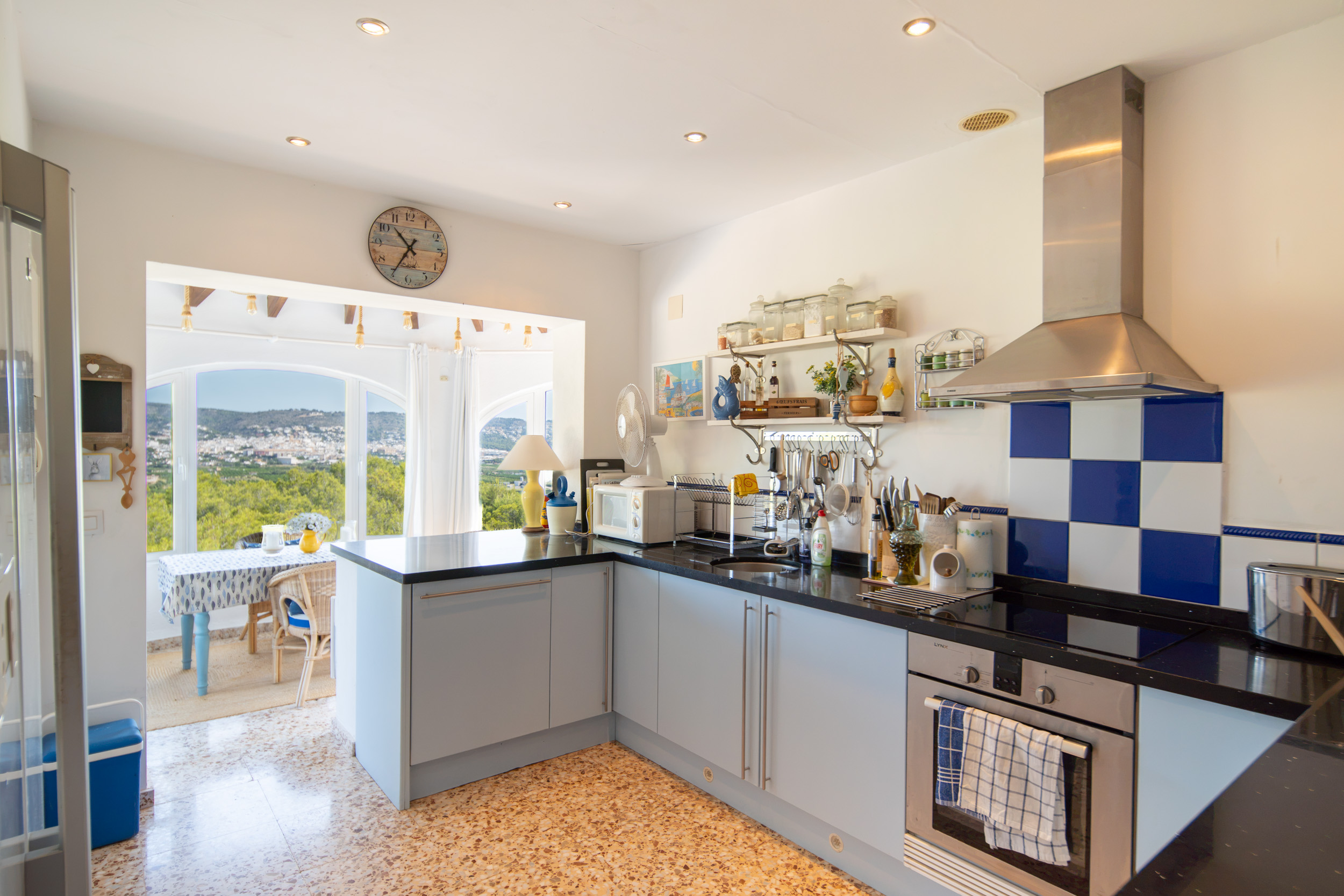     Sea View Villa with Panoramic Montgó Views