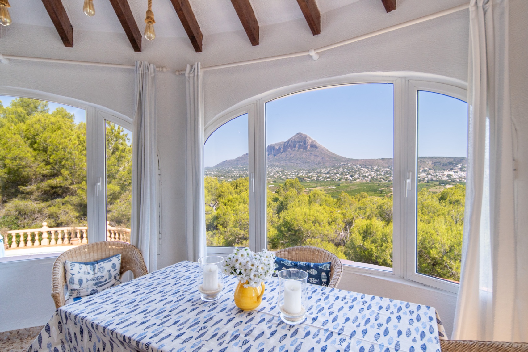    Sea View Villa with Panoramic Montgó Views