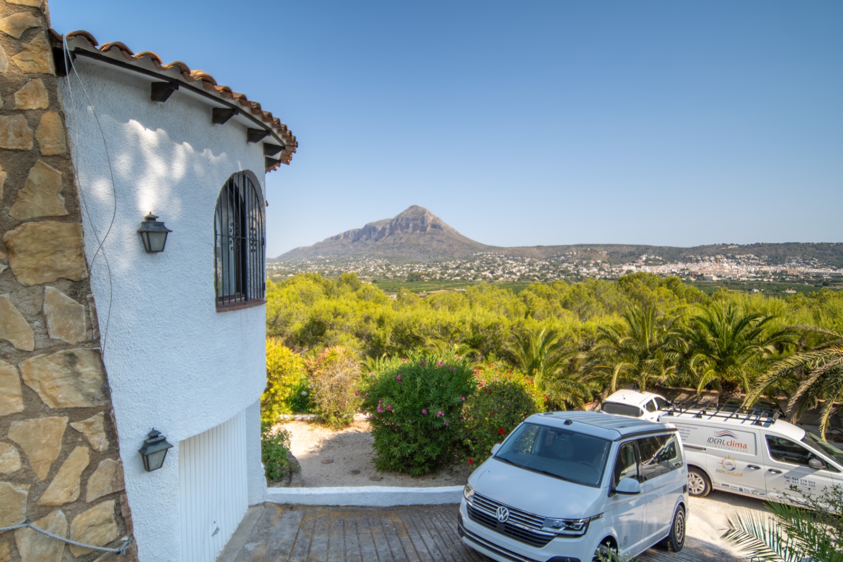     Sea View Villa with Panoramic Montgó Views