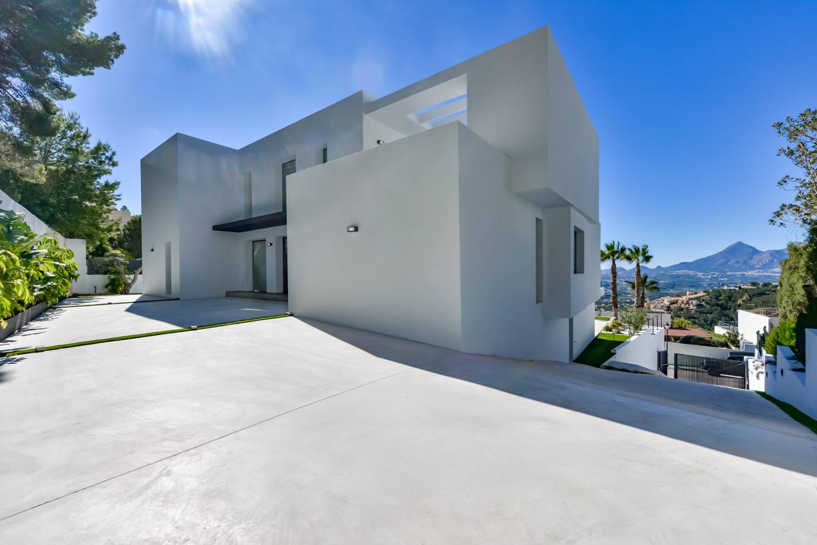 Contemporary Sea-View Villa in Altea Hills