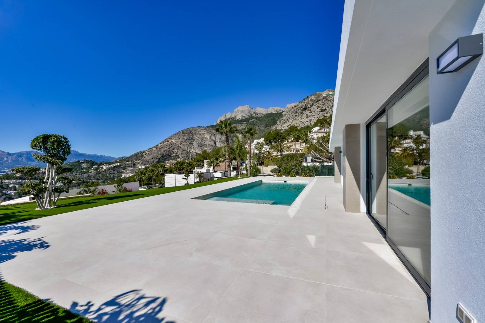Contemporary Sea-View Villa in Altea Hills