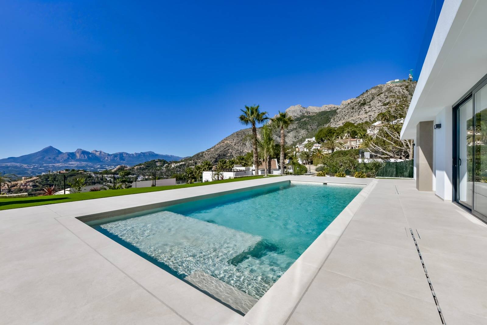 Contemporary Sea-View Villa in Altea Hills