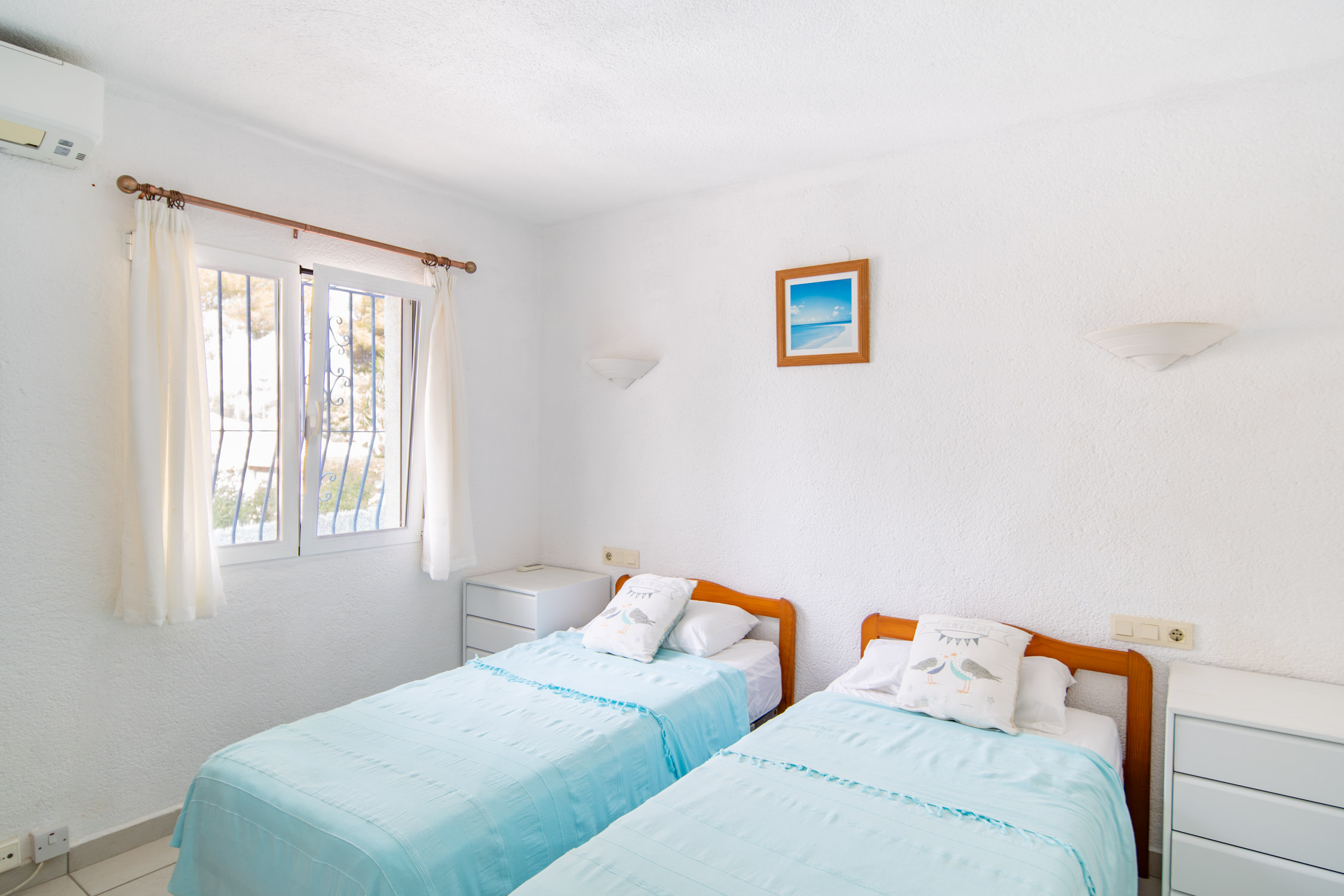 South-Facing Costa Nova Villa - Imagen 35