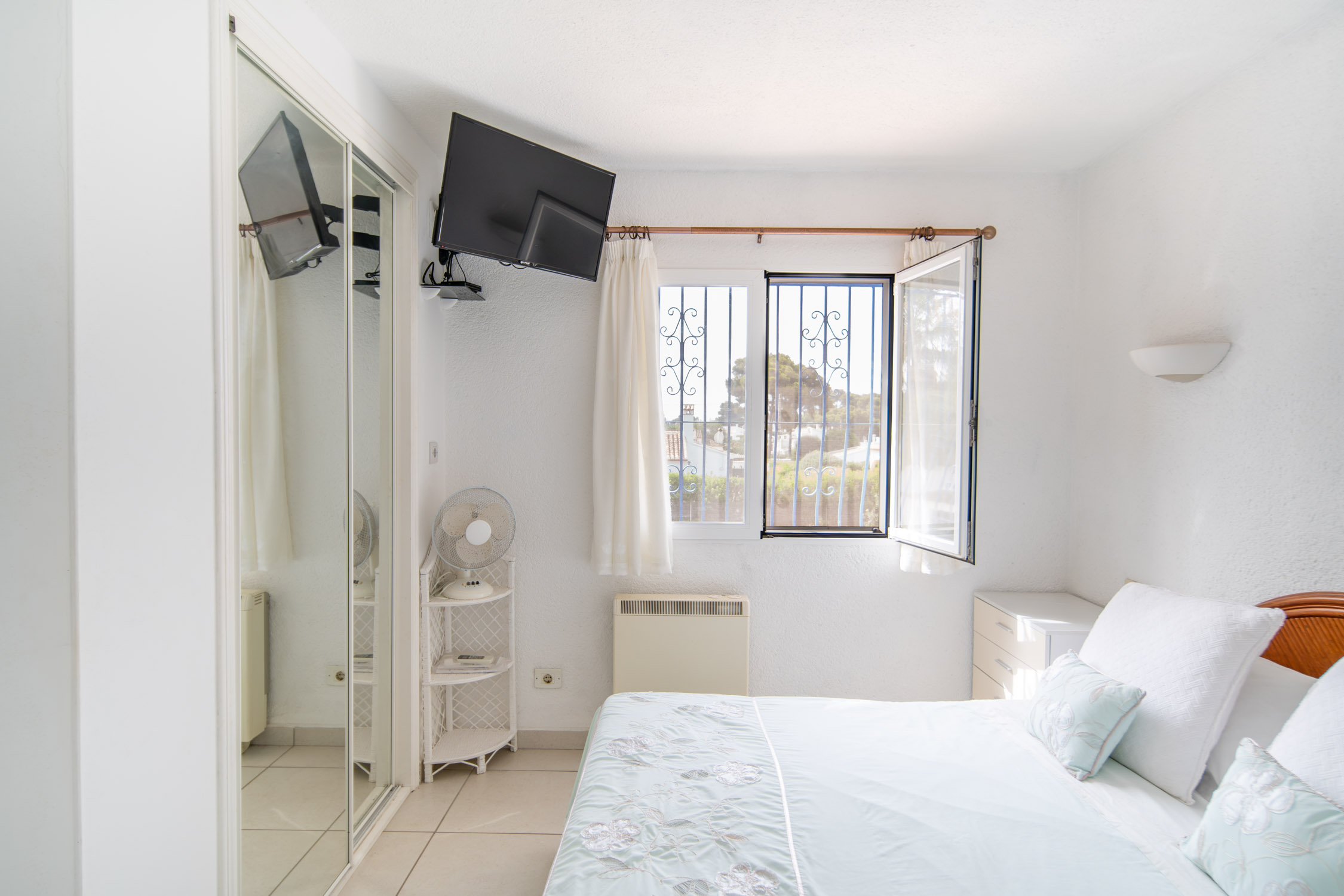 South-Facing Costa Nova Villa - Imagen 30