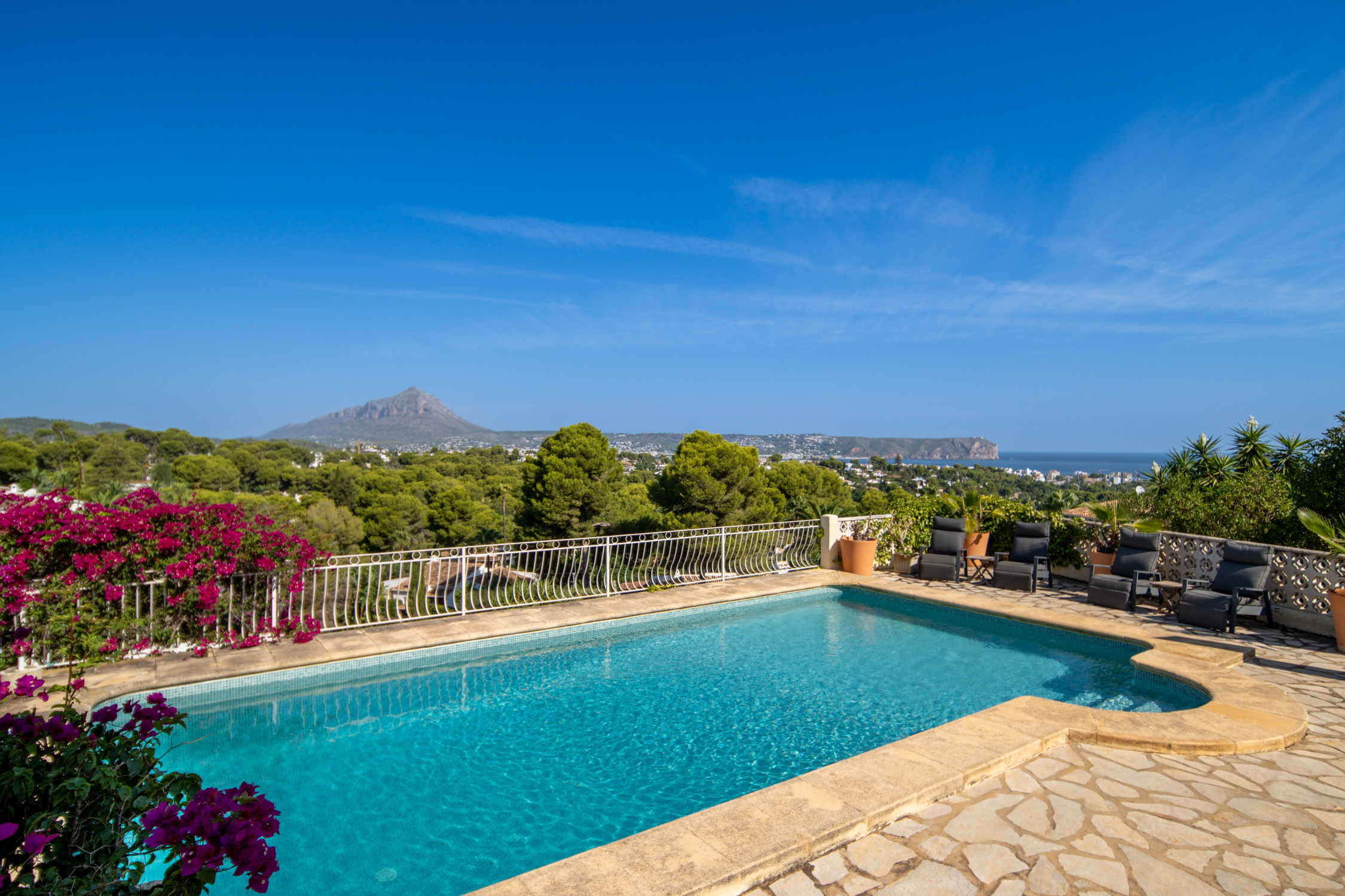Villa te koop in Jávea met uitzicht op zee, zwembad en toeristische vergunning - Imagen 36
