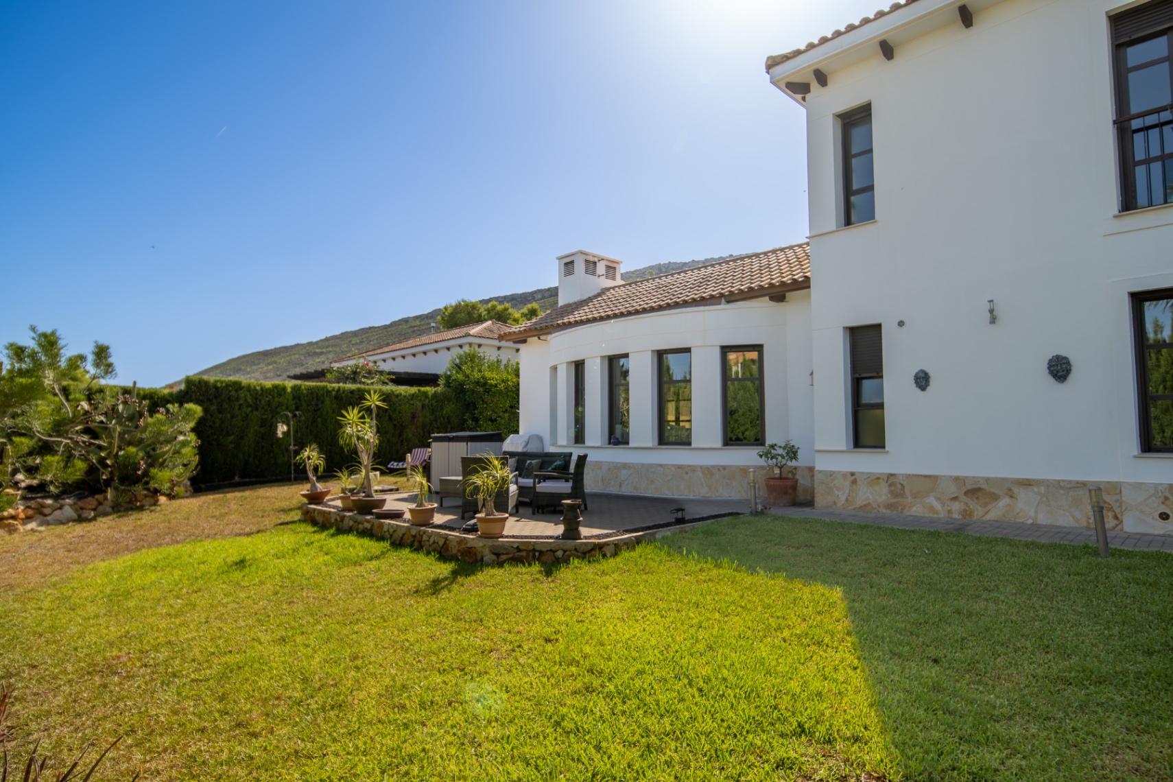 Immaculate 3 Bedroom Villa with Pool & Montgó Views in Jávea