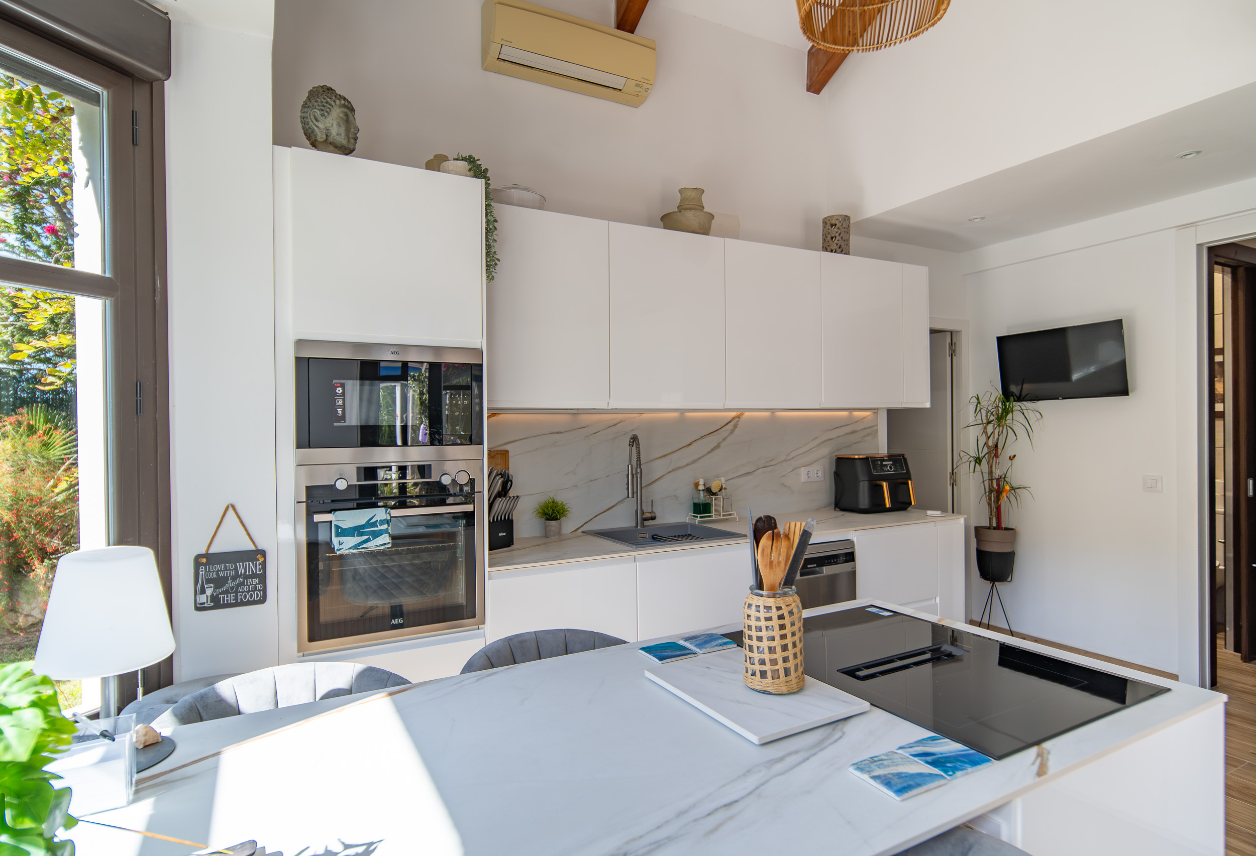 Immaculate 3 Bedroom Villa with Pool & Montgó Views in Jávea