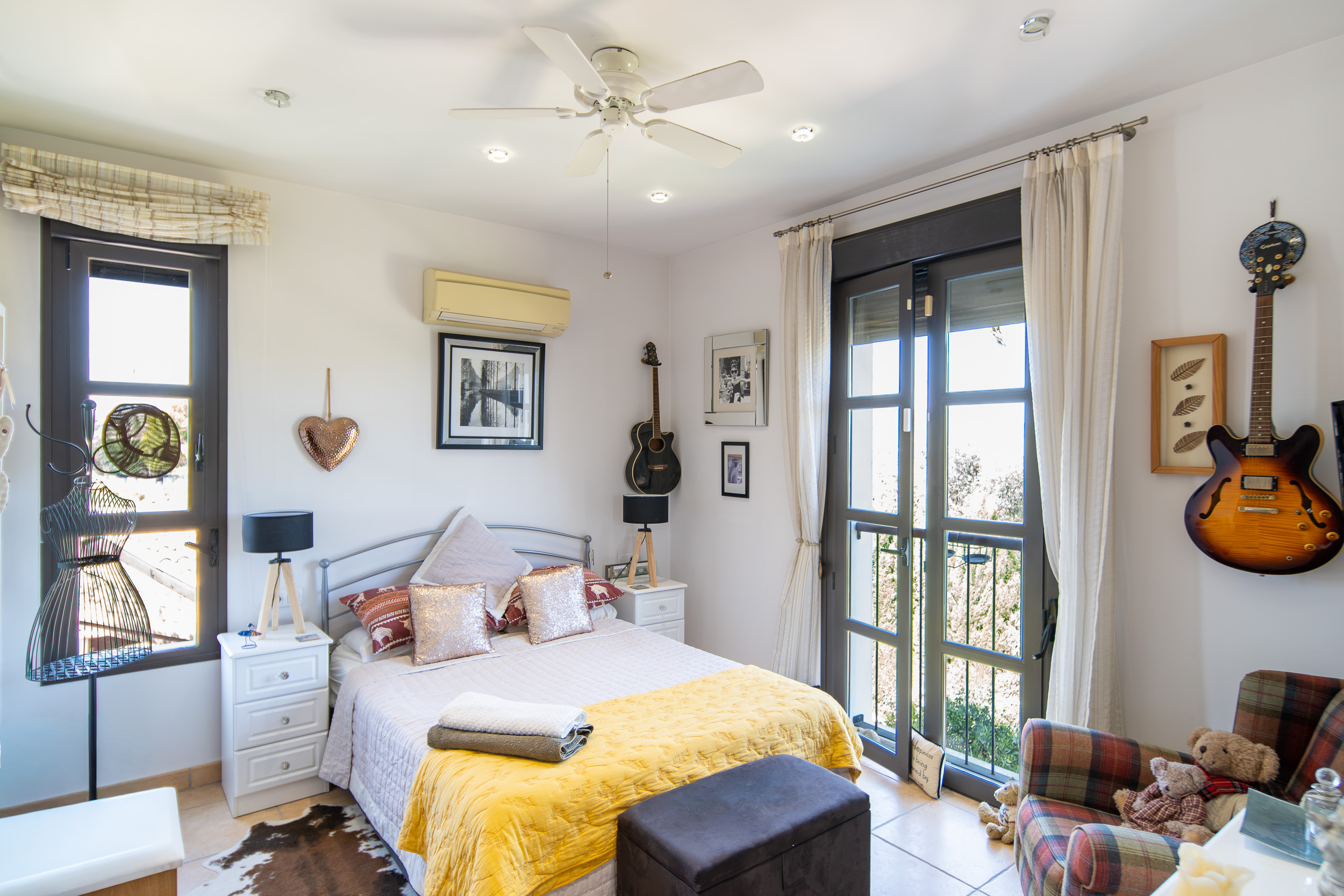 Immaculate 3 Bedroom Villa with Pool & Montgó Views in Jávea