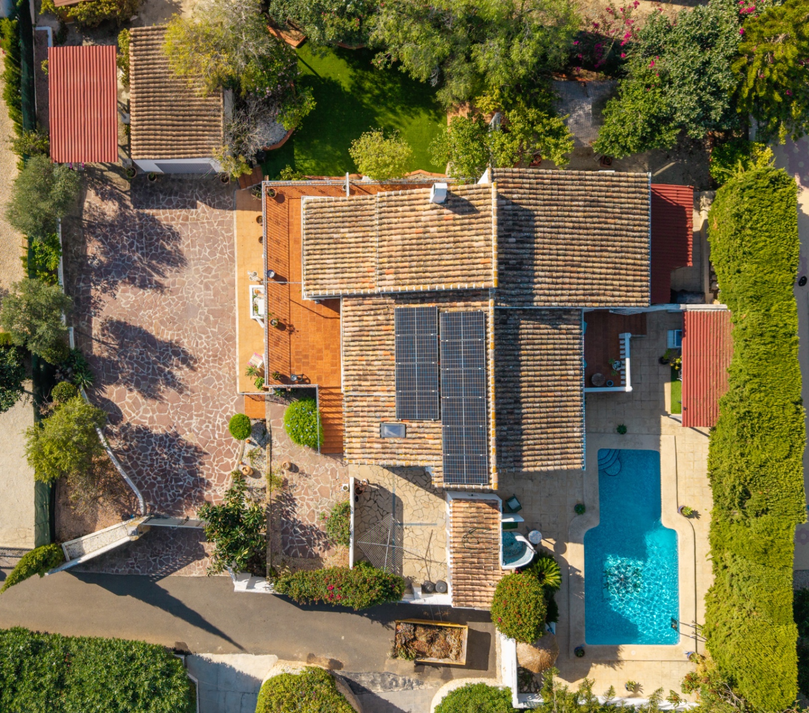 Renovated Golfside Villa with Montgó Views