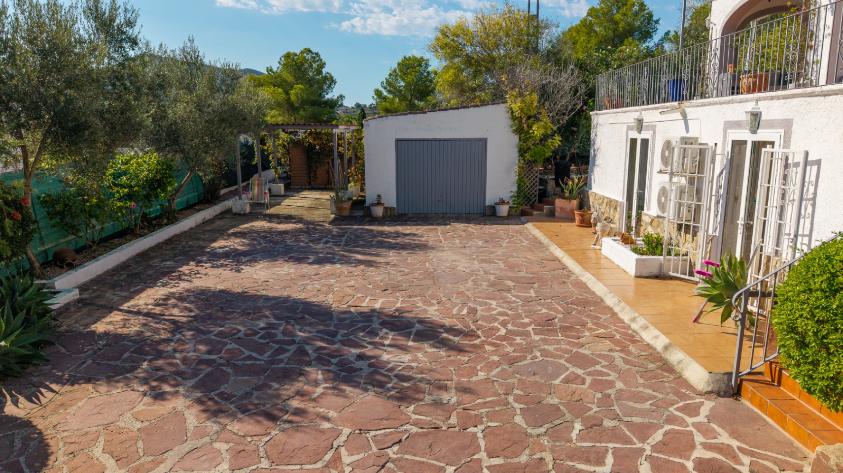 Renovated Golfside Villa with Montgó Views