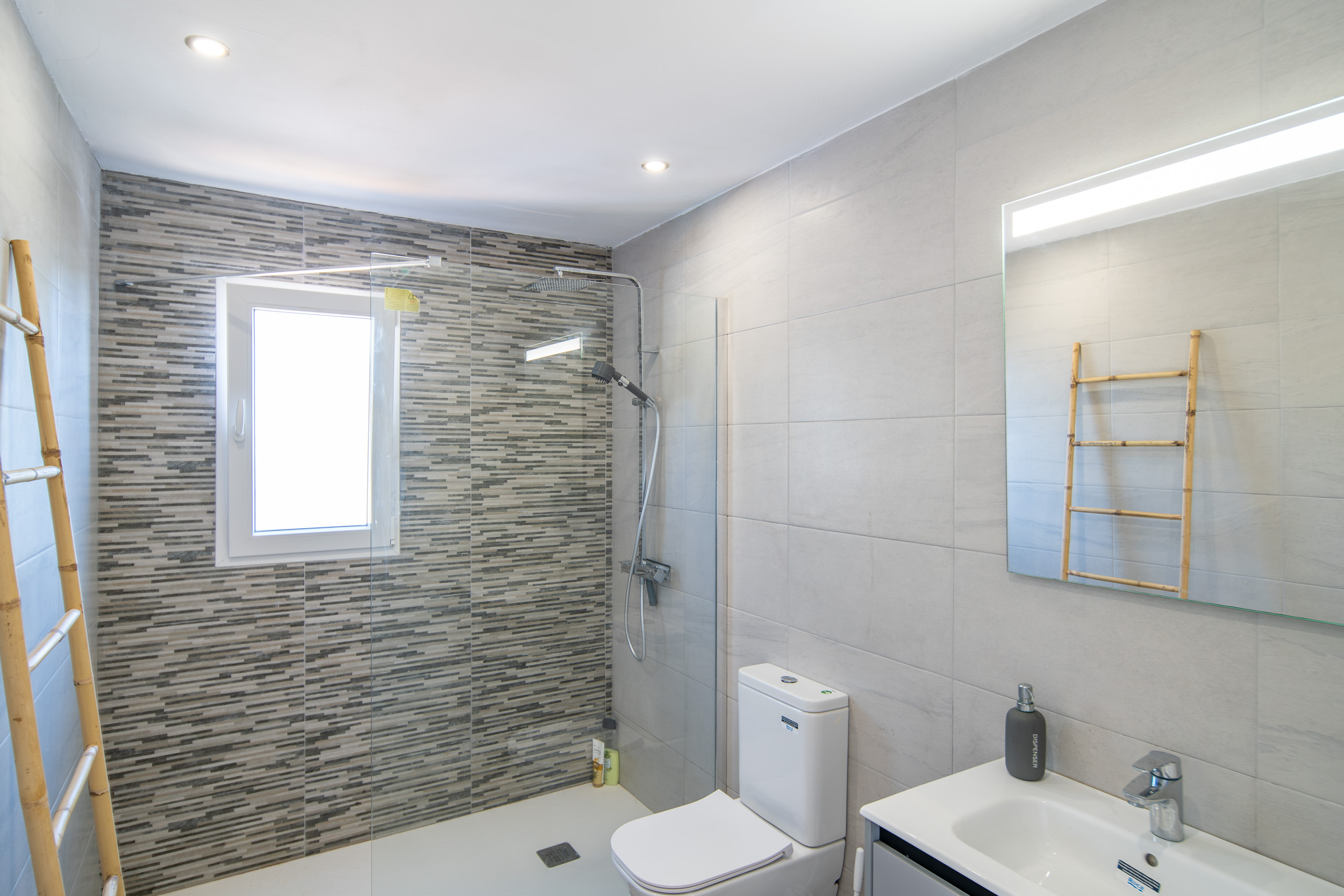 Renovated Golfside Villa with Montgó Views