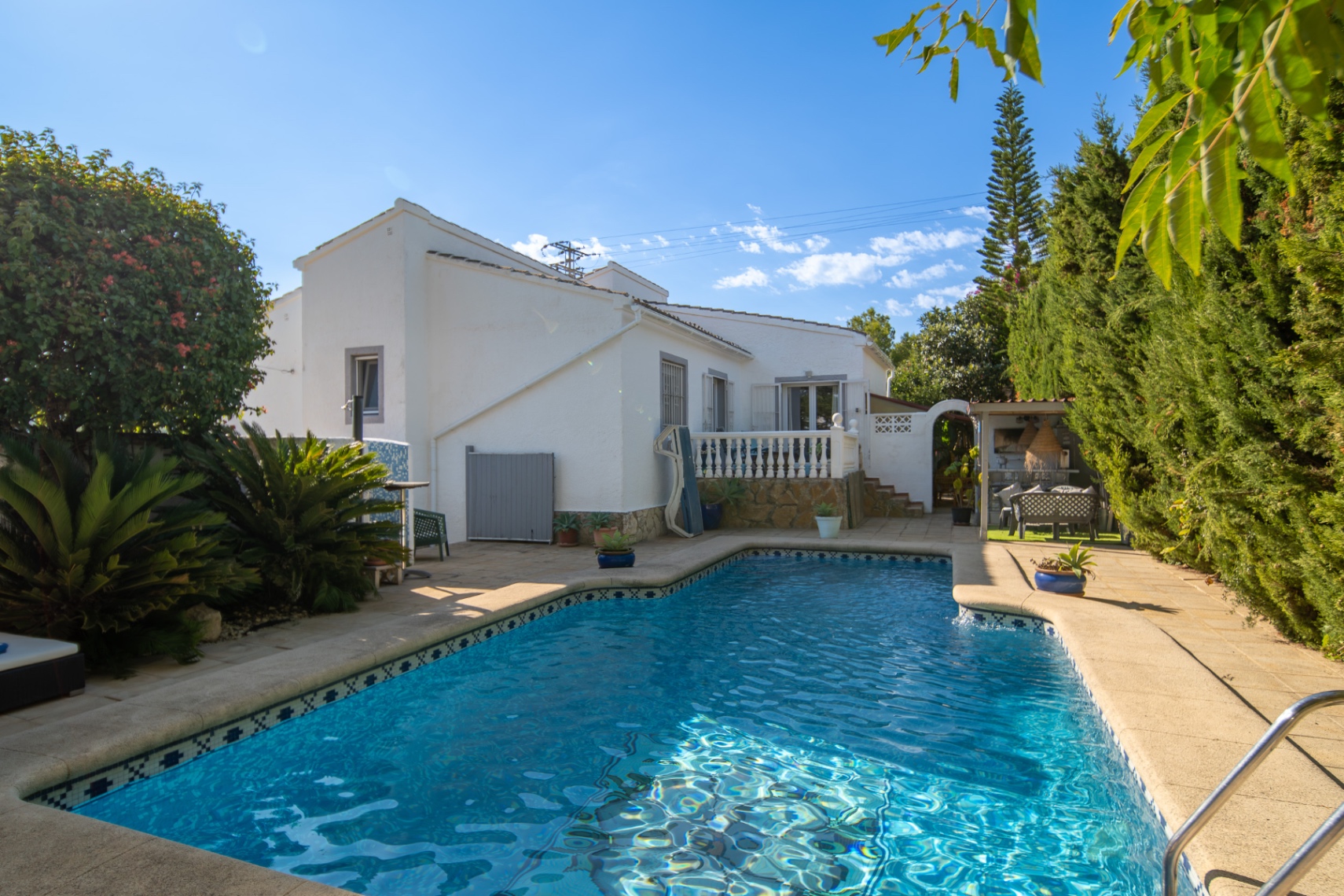 Renovated Golfside Villa with Montgó Views