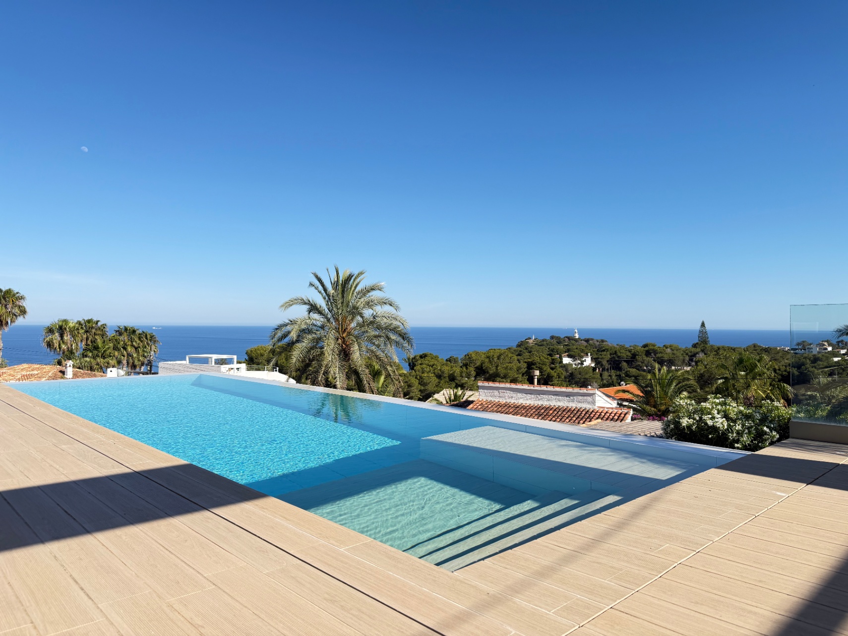 Villa estilo Ibiza con vistas al mar - Imagen 1