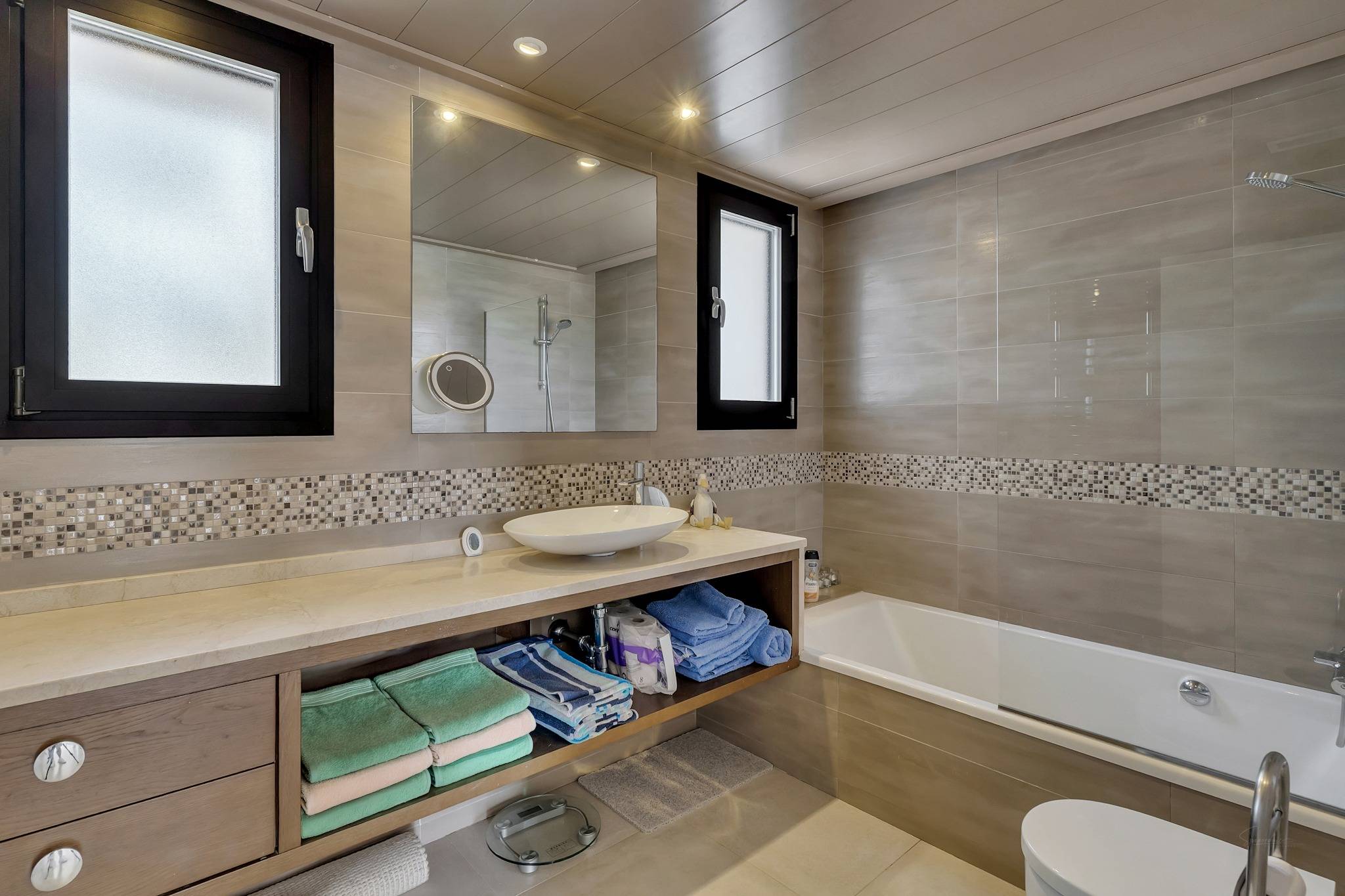 Moderne villa met verwarmd privé zwembad  - Imagen 9