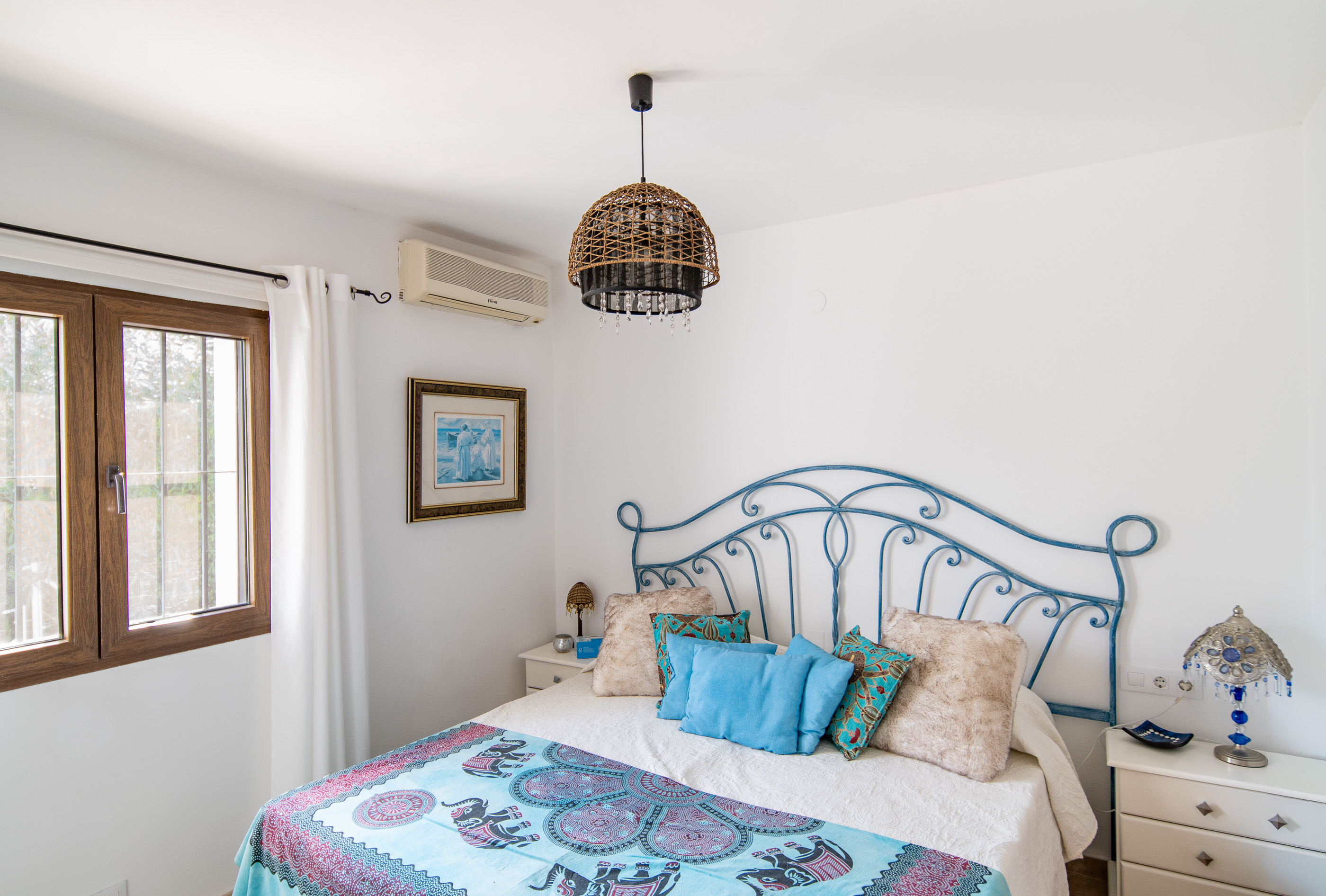 Spacious 5-Bedroom Villa in Adsubia, Jávea with Rental Potential