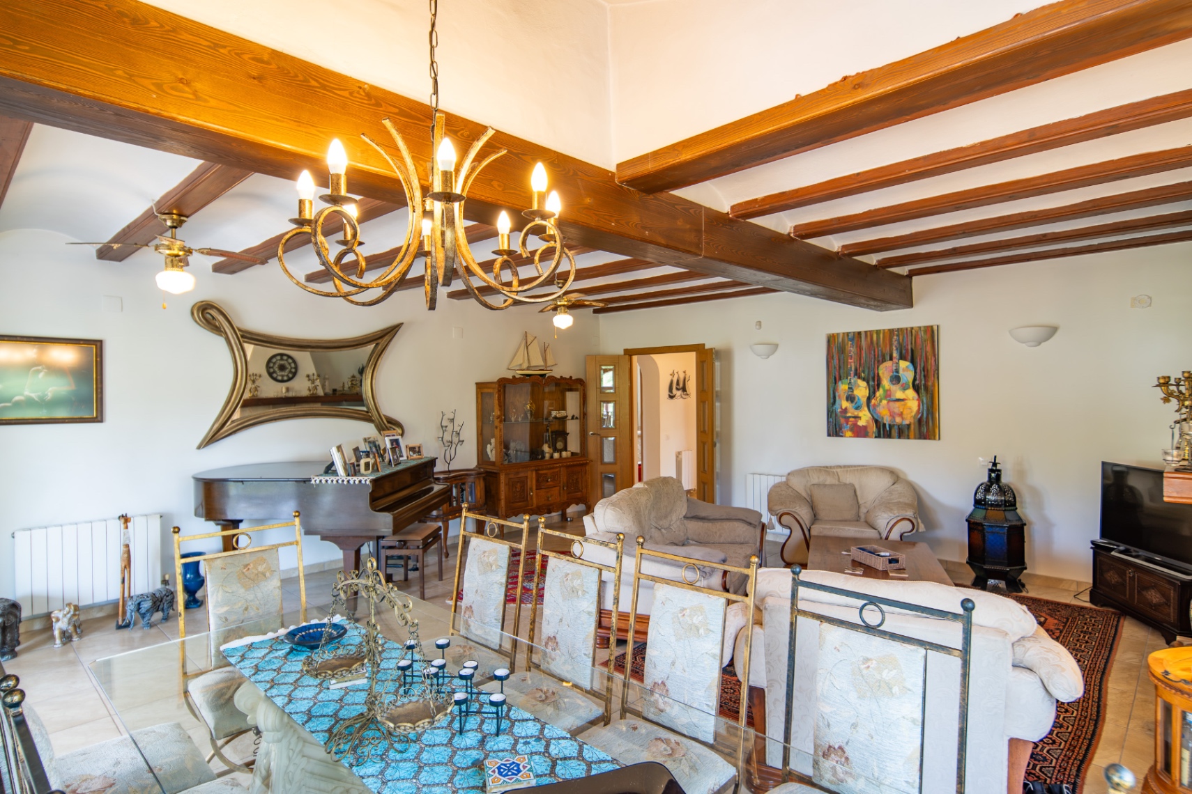 Spacious 5-Bedroom Villa in Adsubia, Jávea with Rental Potential