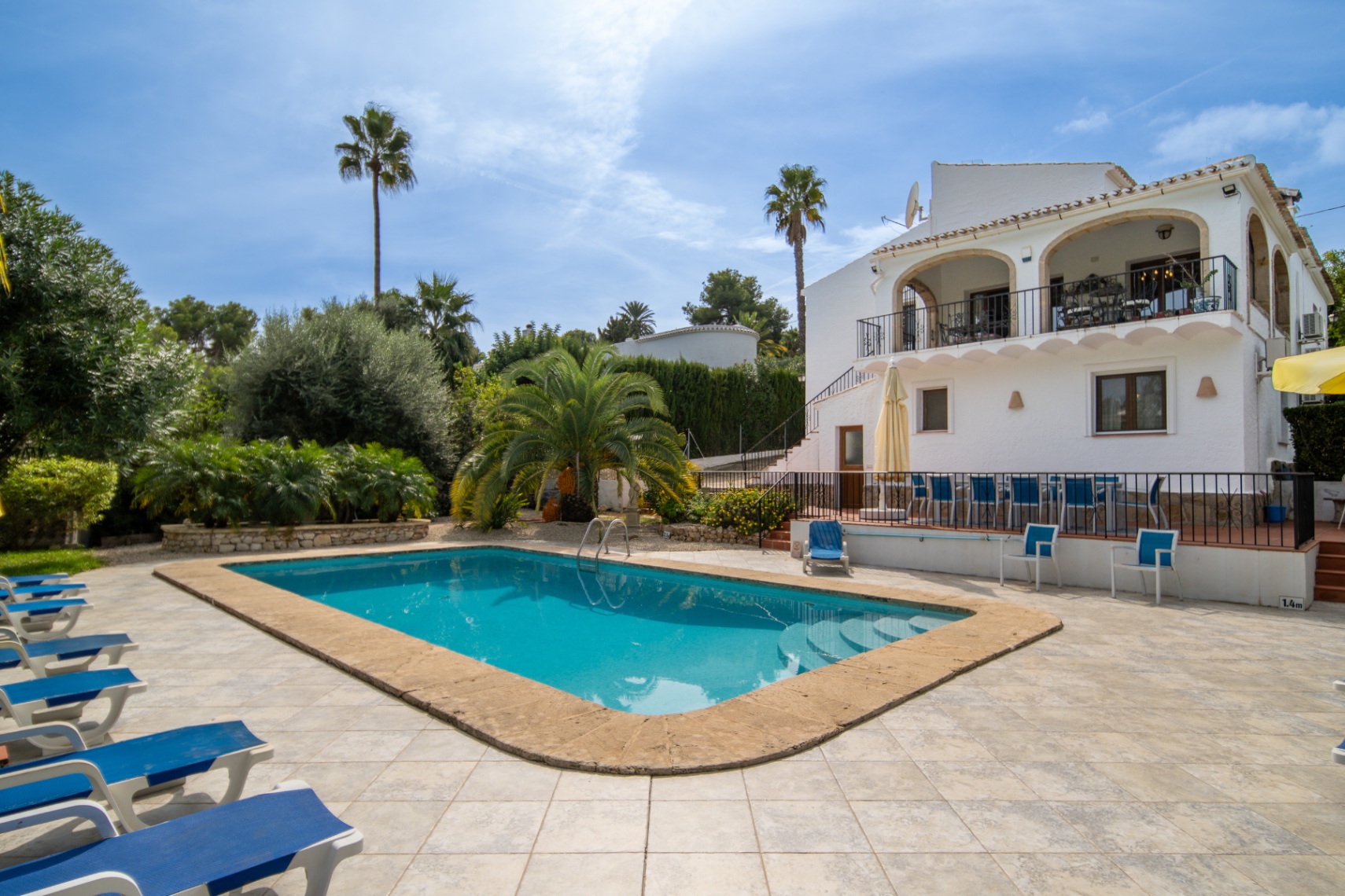 Spacious 5-Bedroom Villa in Adsubia, Jávea with Rental Potential