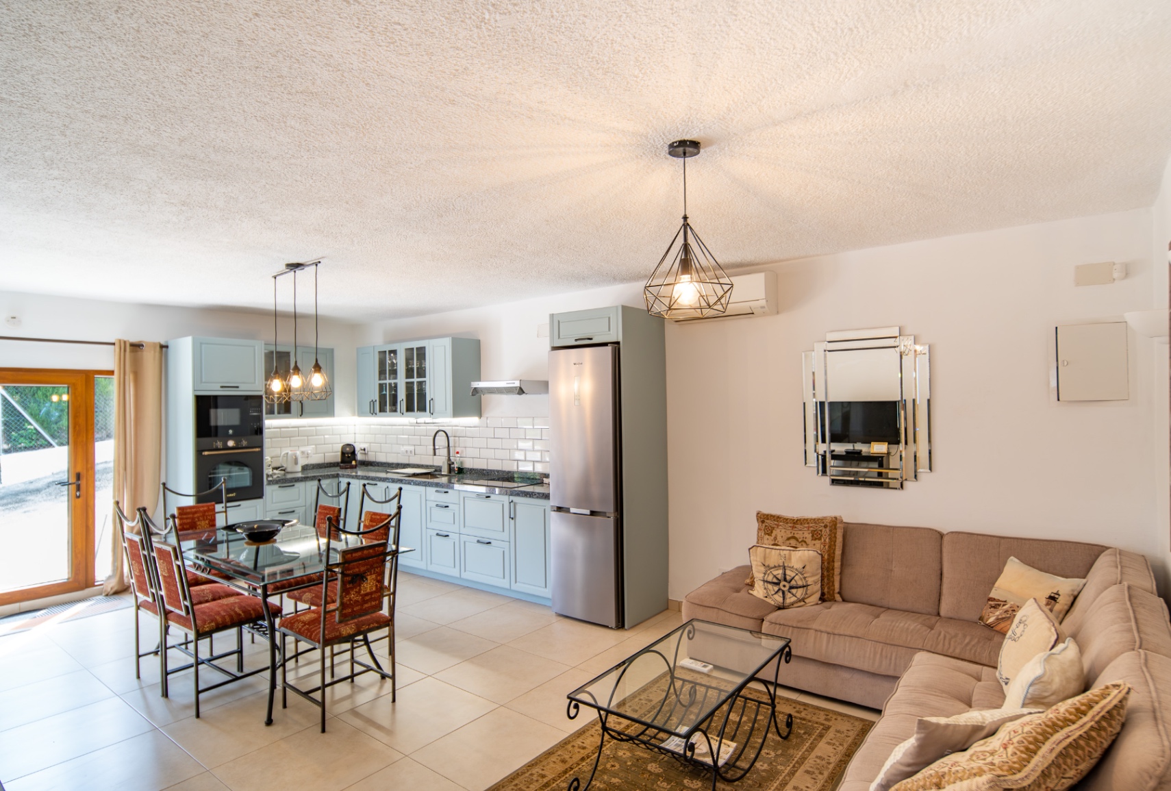 Spacious 5-Bedroom Villa in Adsubia, Jávea with Rental Potential