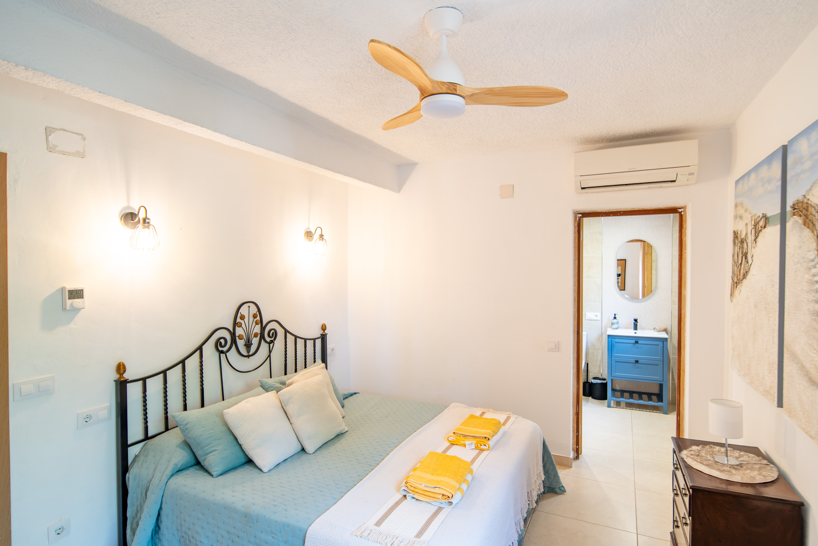 Spacious 5-Bedroom Villa in Adsubia, Jávea with Rental Potential