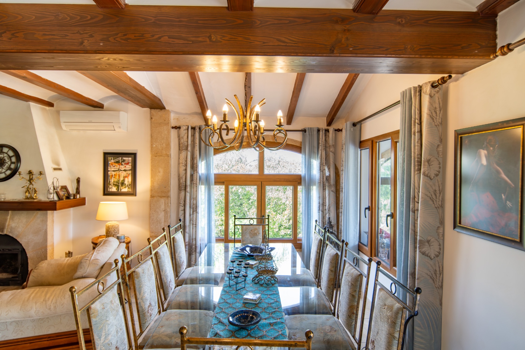 Spacious 5-Bedroom Villa in Adsubia, Jávea with Rental Potential