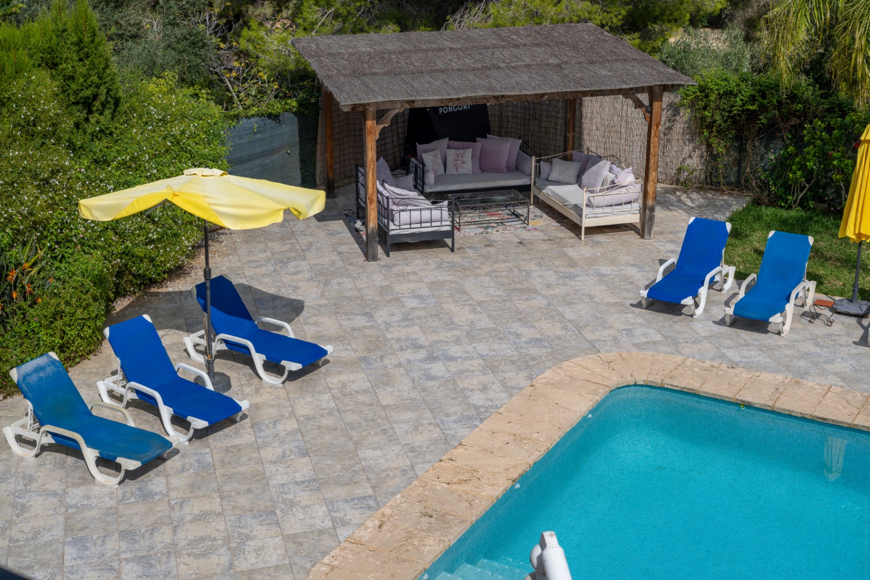 Spacious 5-Bedroom Villa in Adsubia, Jávea with Rental Potential