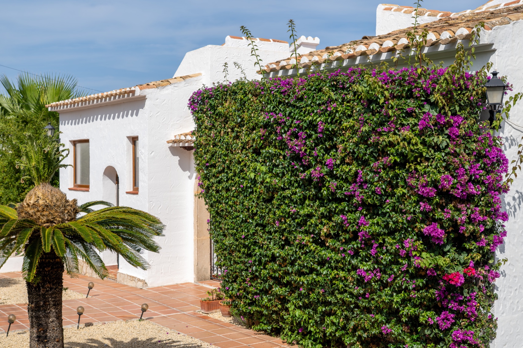 Spacious 5-Bedroom Villa in Adsubia, Jávea with Rental Potential