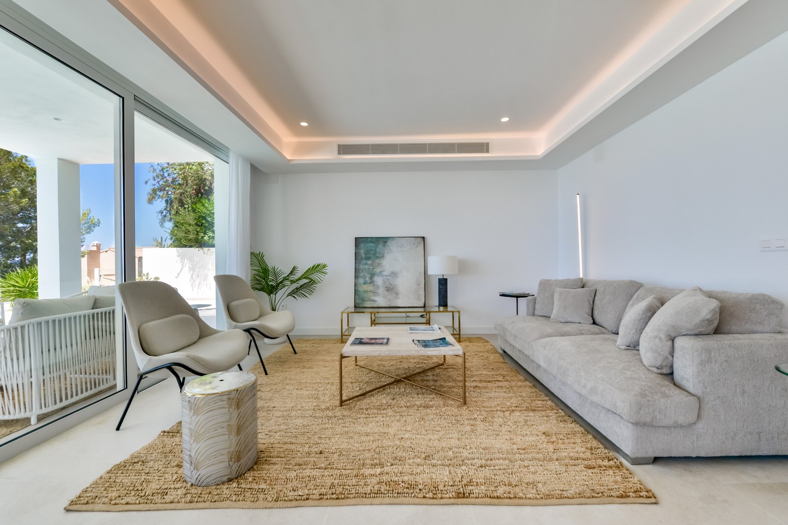Ta willa znajduje się w Altea Hills, na działce o powierzchni 683 m², i oferuje piękny widok na morze. - Imagen 12