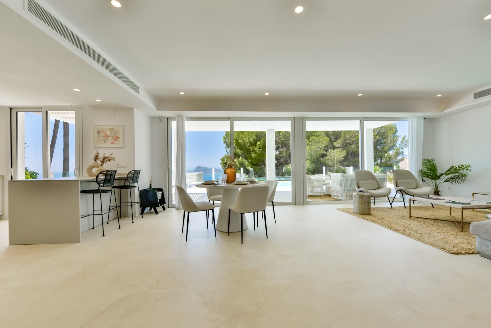 Ta willa znajduje się w Altea Hills, na działce o powierzchni 683 m², i oferuje piękny widok na morze. - Imagen 13