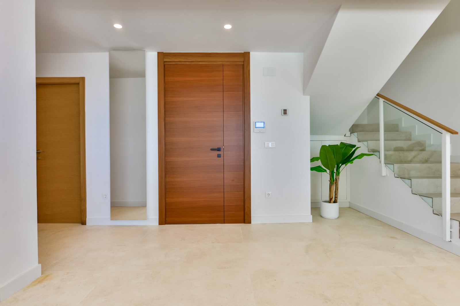 Ta willa znajduje się w Altea Hills, na działce o powierzchni 683 m², i oferuje piękny widok na morze. - Imagen 18