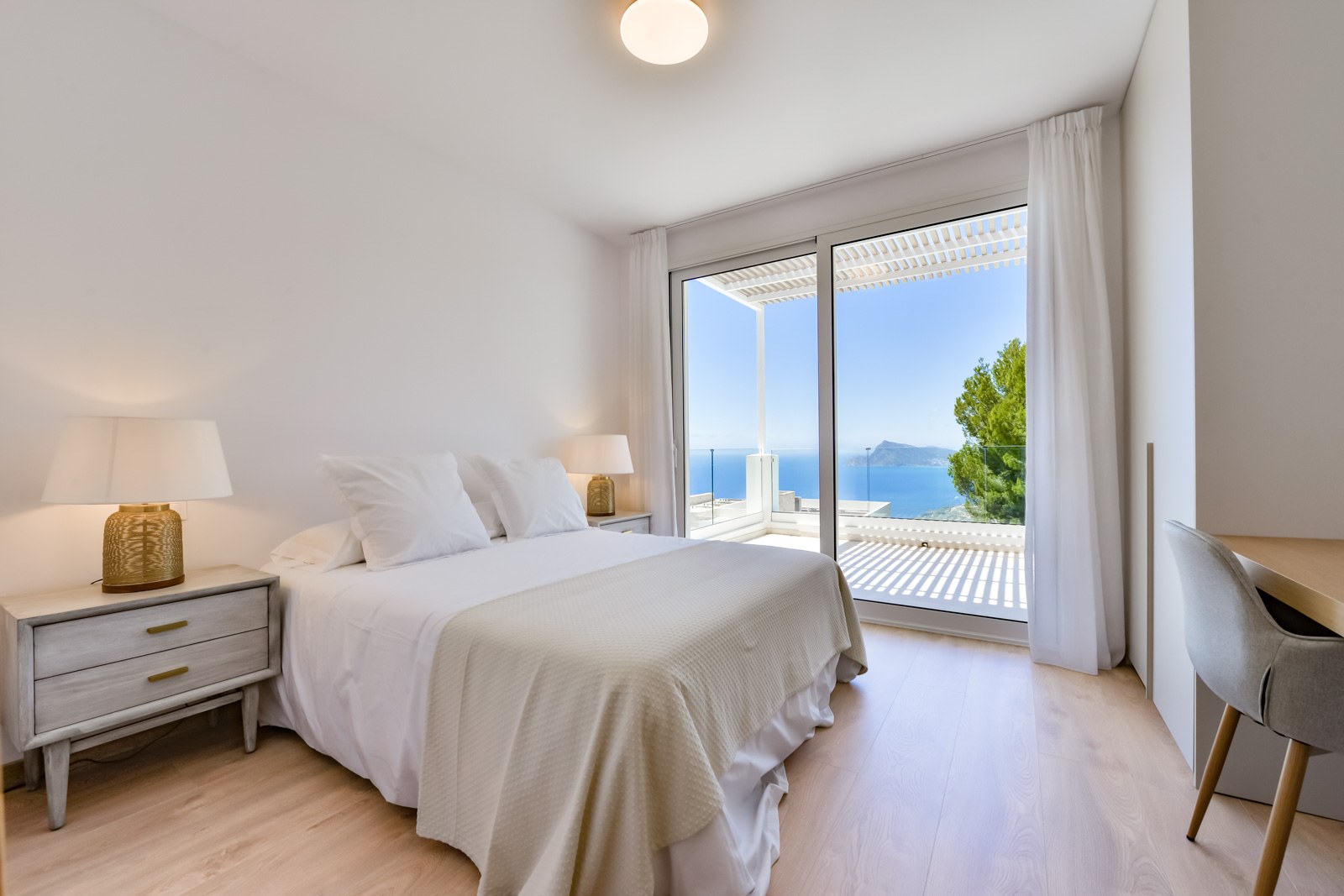 Ta willa znajduje się w Altea Hills, na działce o powierzchni 683 m², i oferuje piękny widok na morze. - Imagen 23