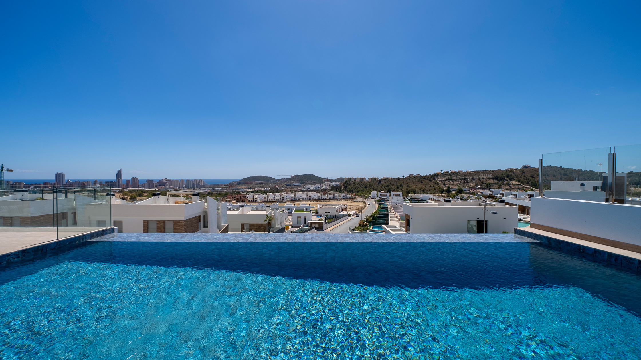 Villas neuves avec piscine à débordement à Finestrat, Benidorm. - Imagen 2