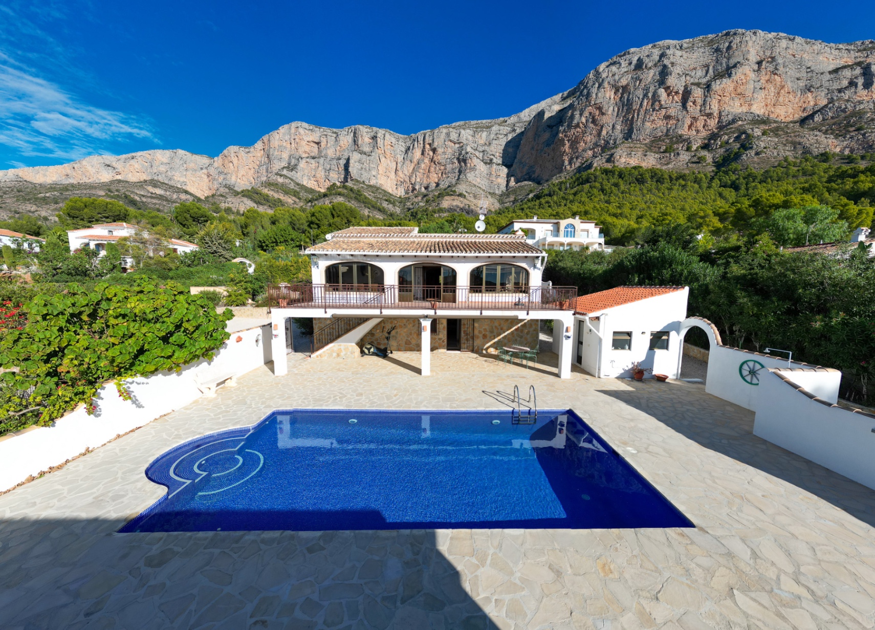Zeitlose spanische Fünf-Bett-Villa zum Verkauf auf Montgo