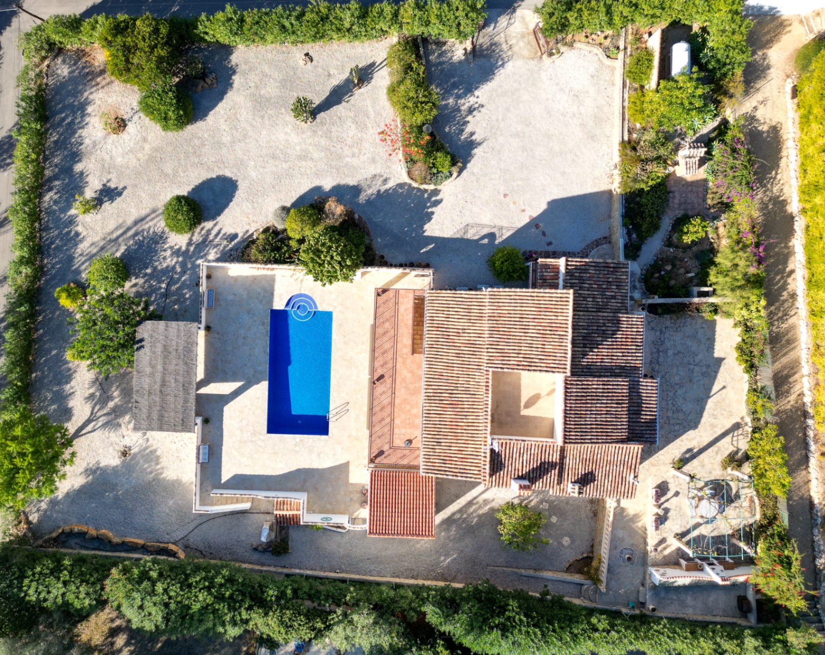 Tijdloze Spaanse villa met vijf slaapkamers te koop op Montgo