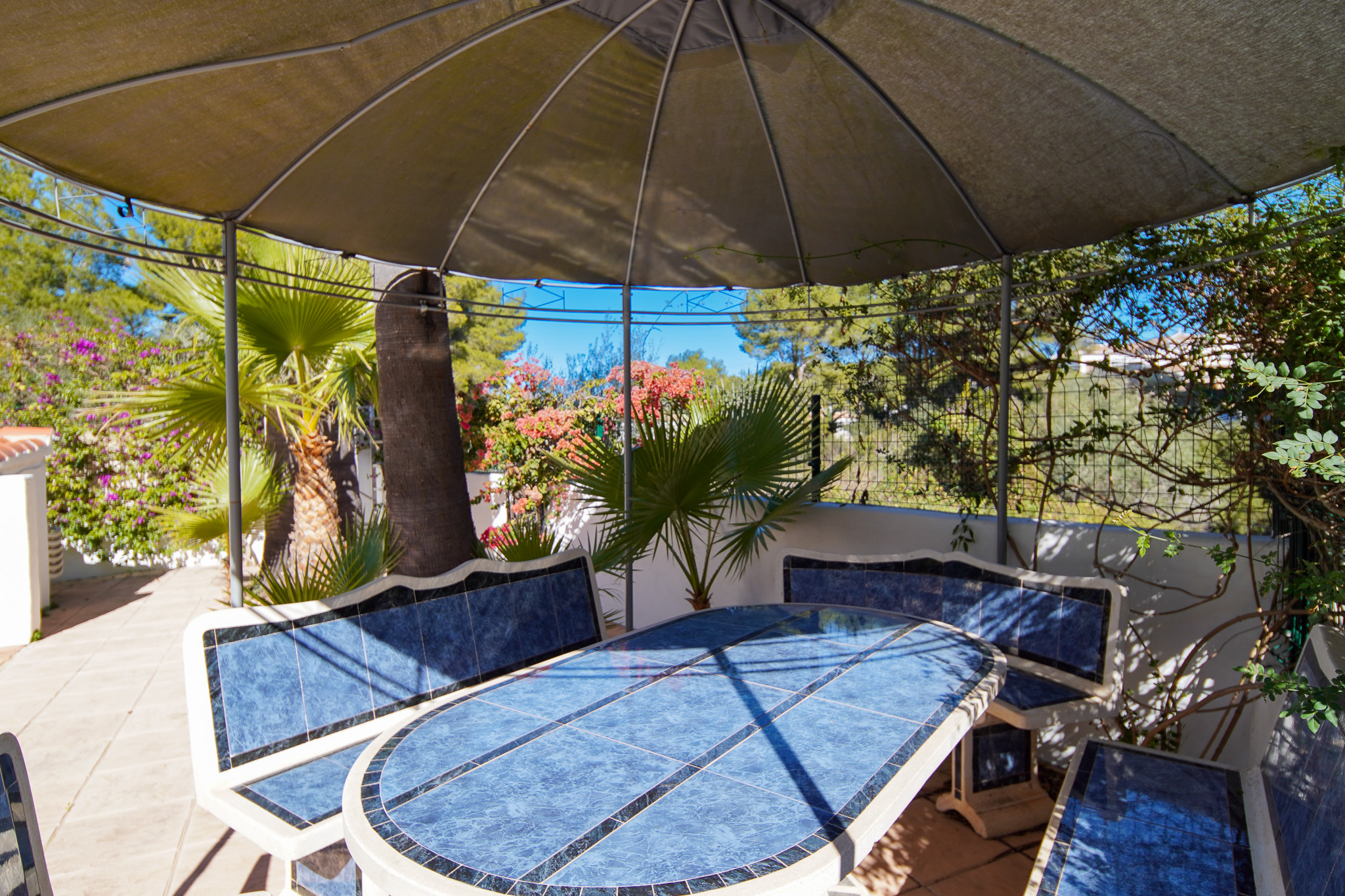 Villa met zeezicht te koop in de buurt van het strand van Arenal in Javea