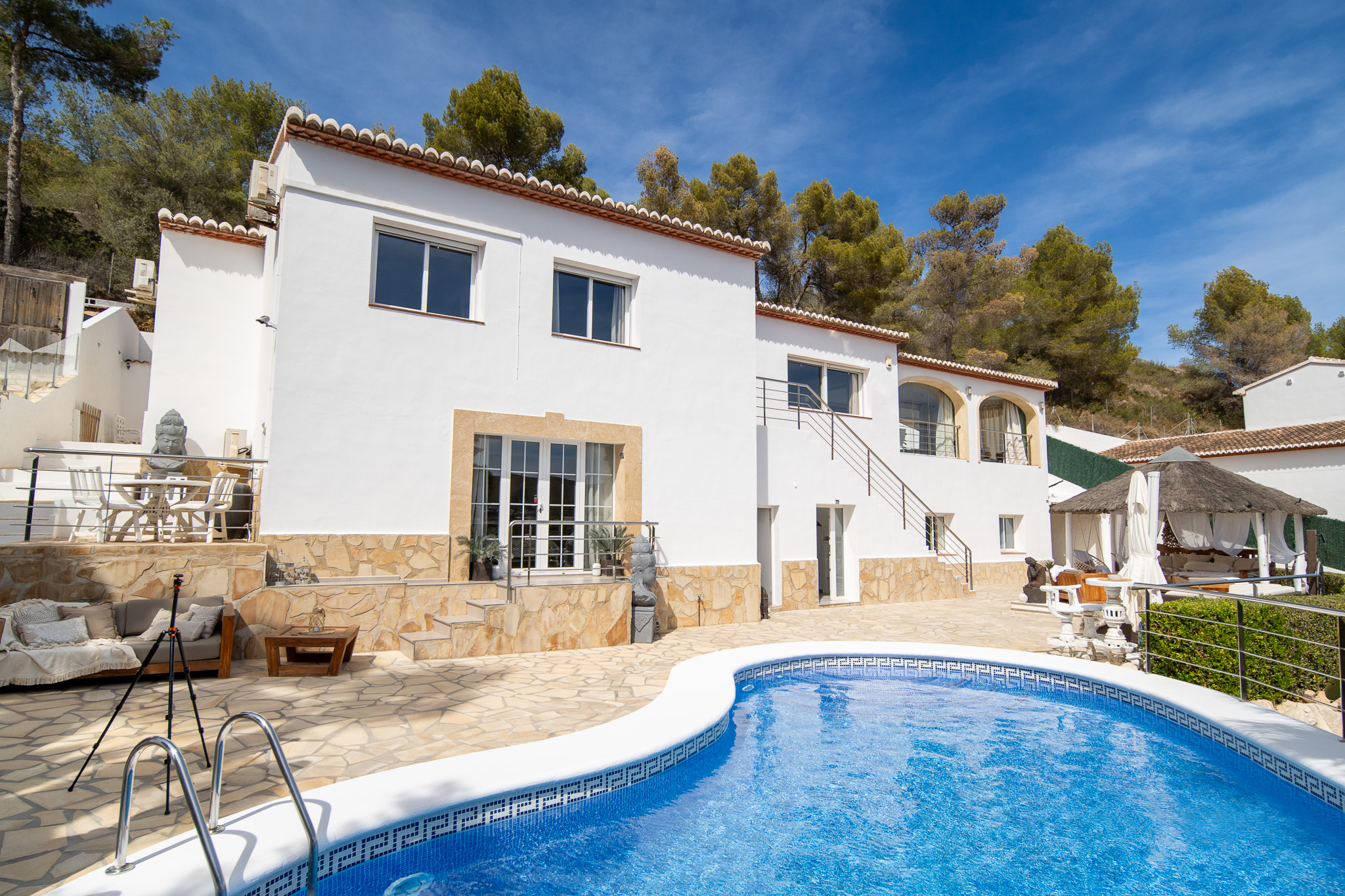Stijlvolle luxe villa te koop in de buurt van het Arenal-strand van Javea