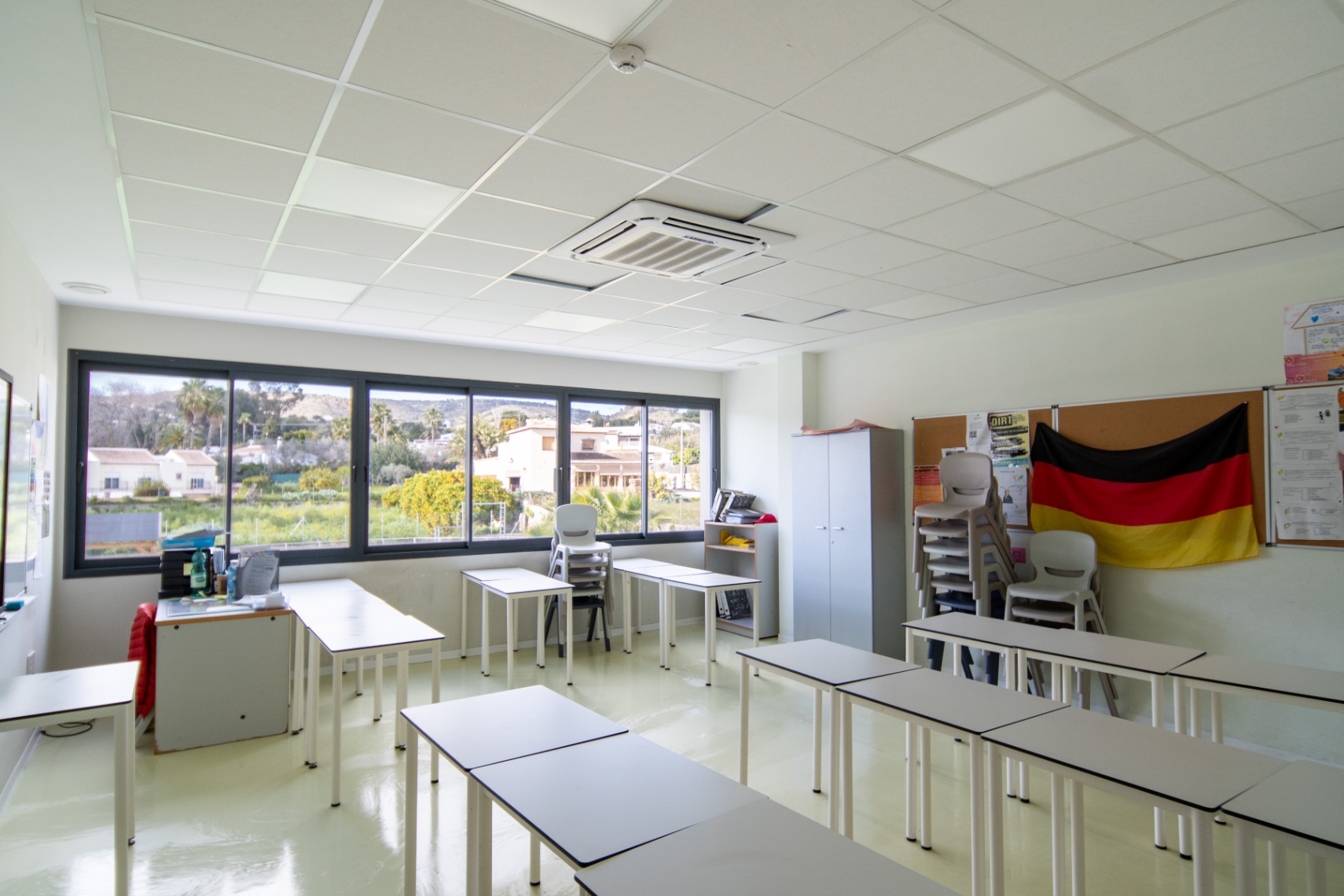Investment Opportunity - XIC School Building For Sale