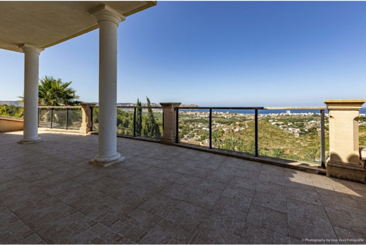 Villa de lujo con vistas al mar de ocho camas en venta en Jávea