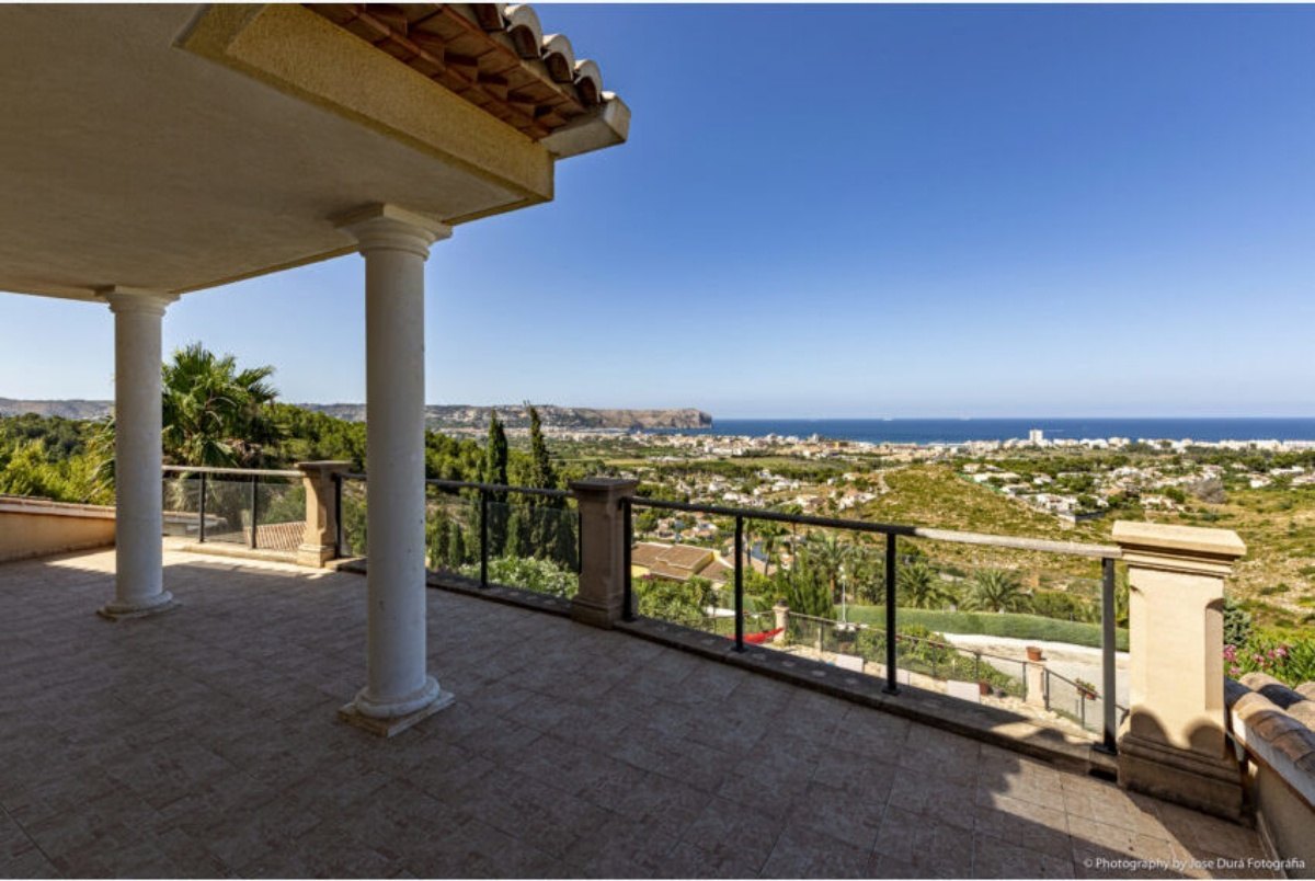 Villa de lujo con vistas al mar de ocho camas en venta en Jávea