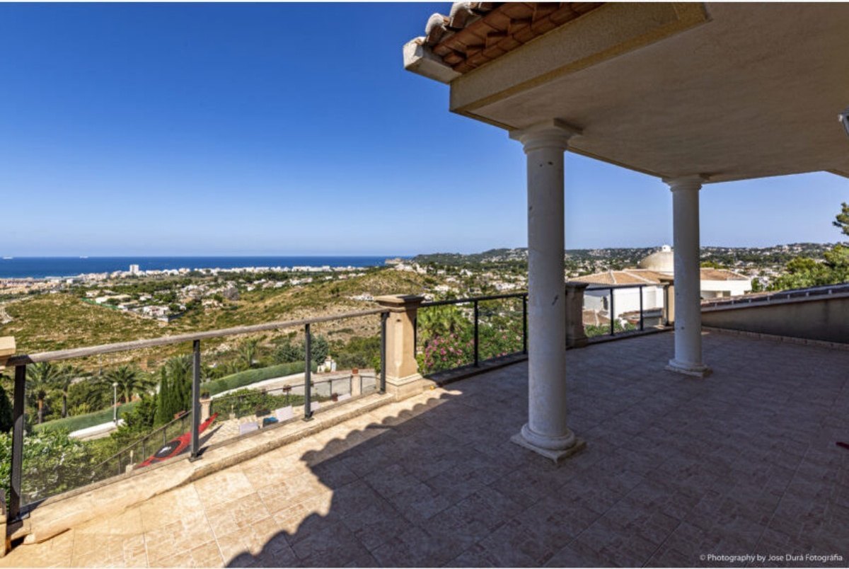Villa de lujo con vistas al mar de ocho camas en venta en Jávea