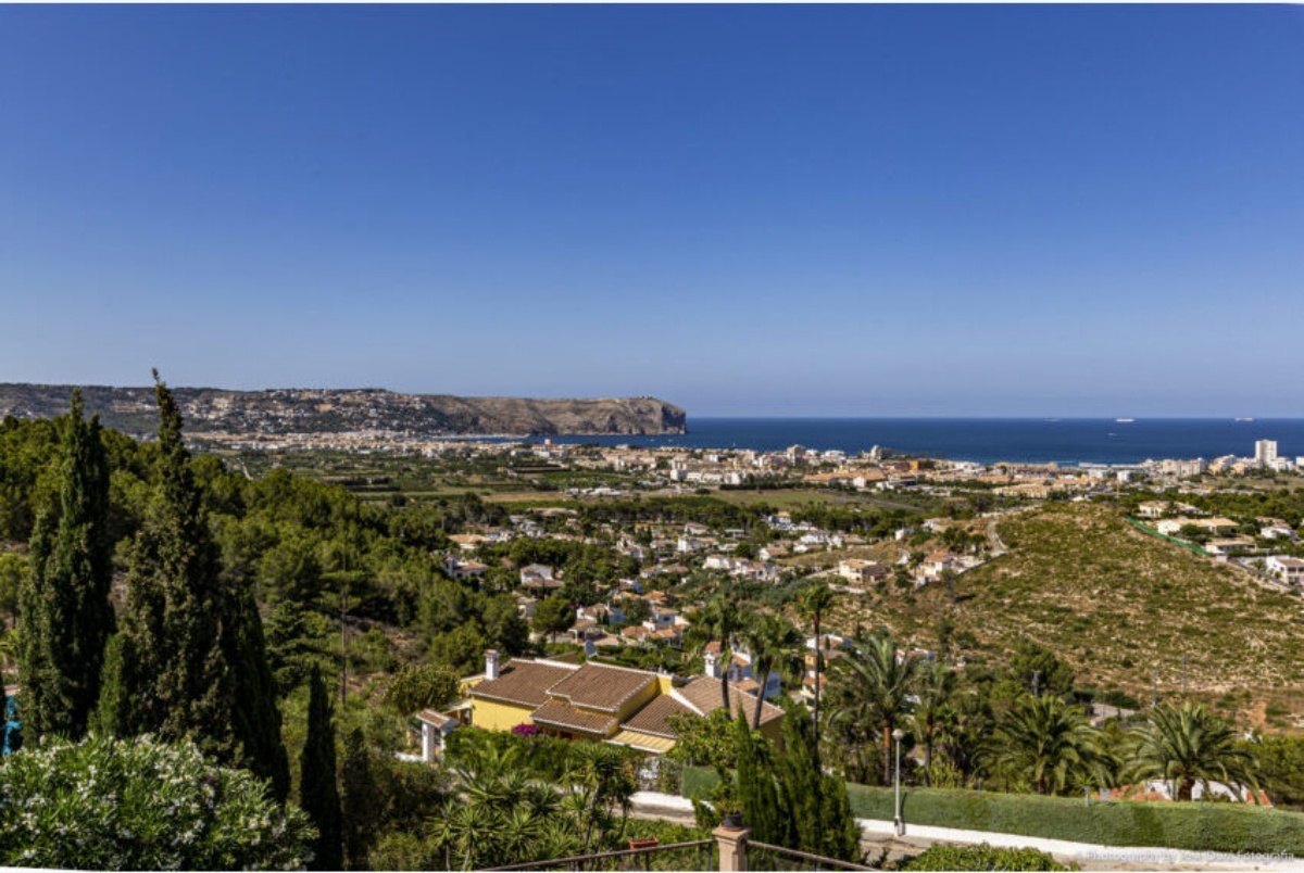 Villa de lujo con vistas al mar de ocho camas en venta en Jávea