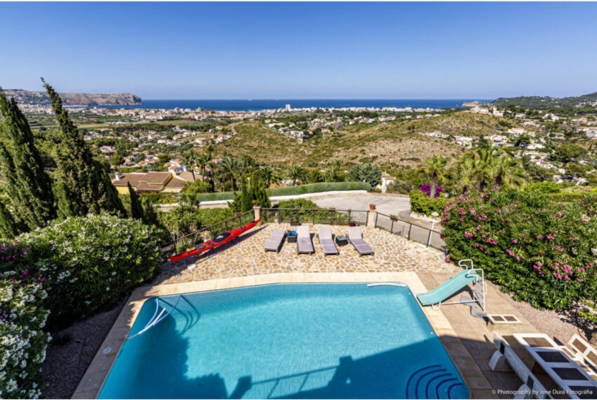 Villa de lujo con vistas al mar de ocho camas en venta en Jávea