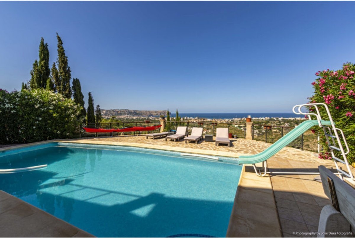 Villa de lujo con vistas al mar de ocho camas en venta en Jávea