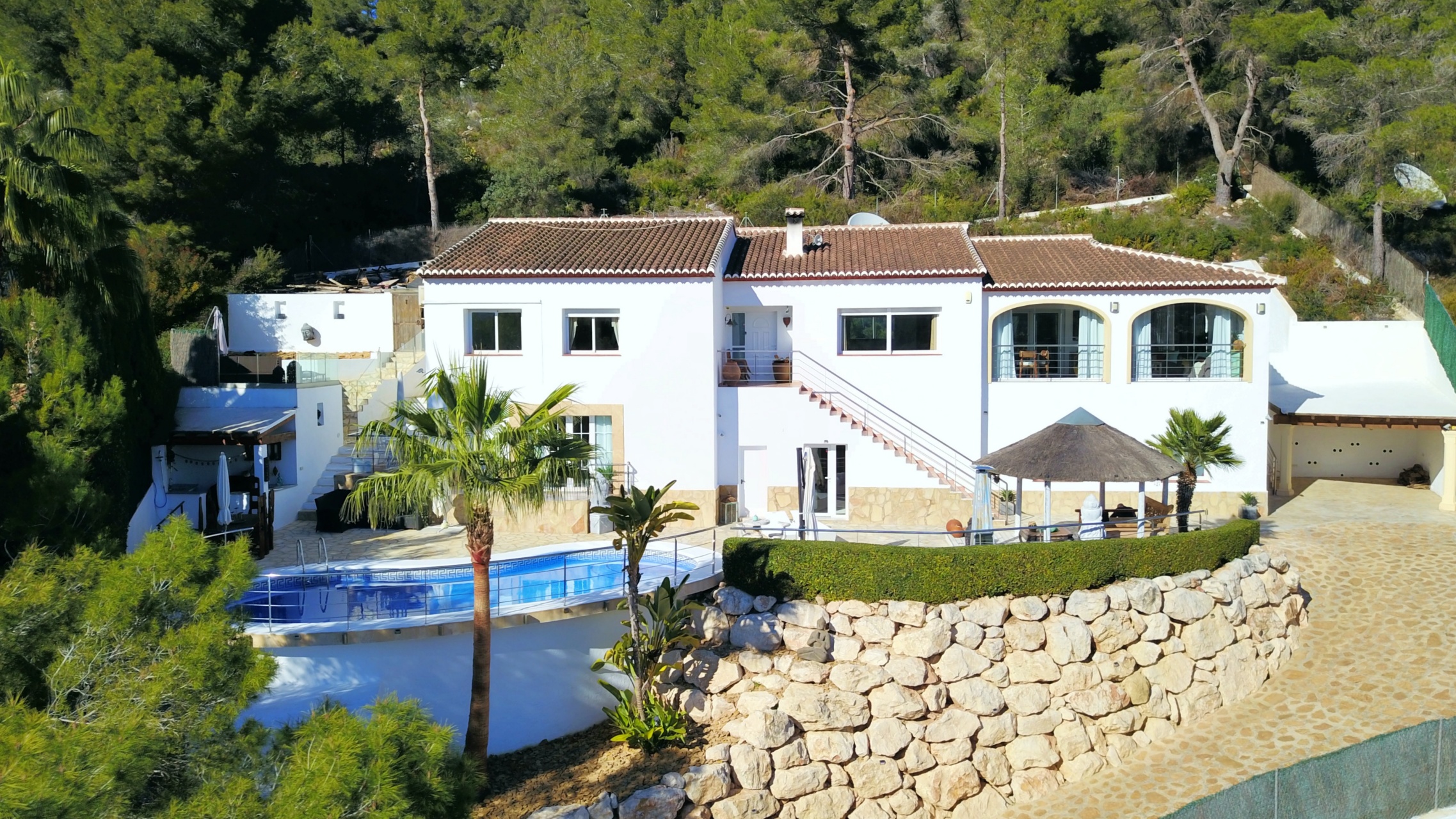 Amazing 5-bed Villa With Views For Sale in Javea