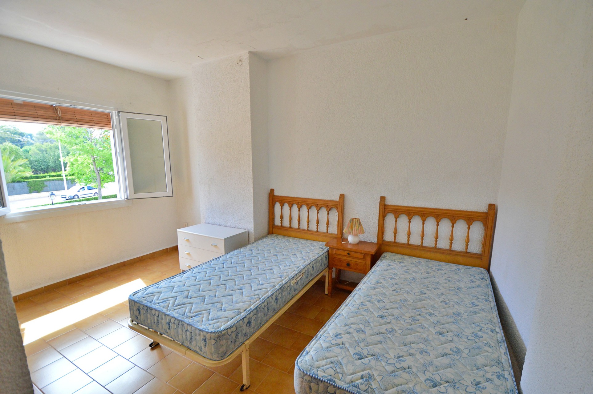 Drie slaapkamer herenhuis te koop in de buurt van Cala Blanca Beach