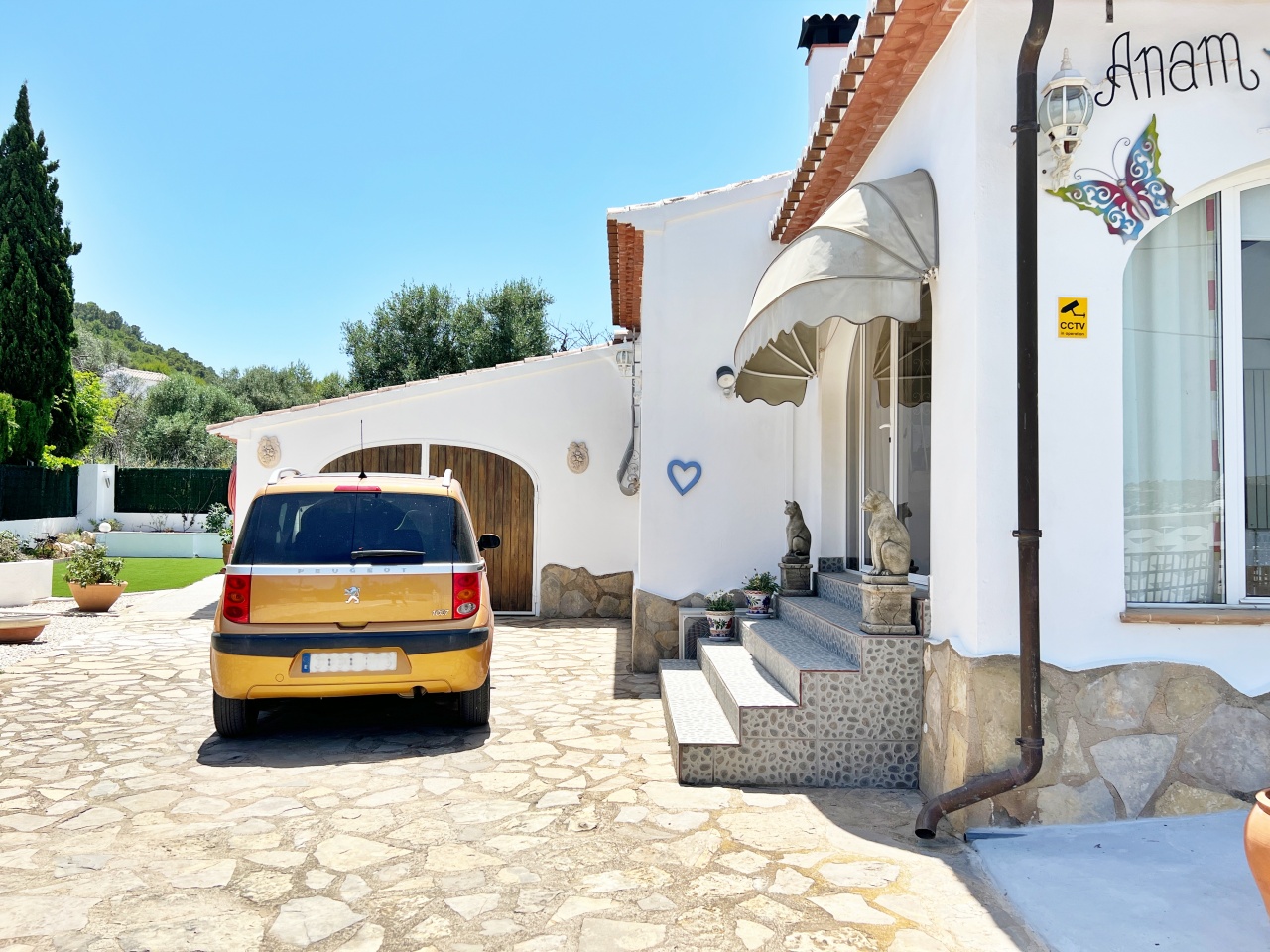 Amazing Villa With Montgo Views for Sale