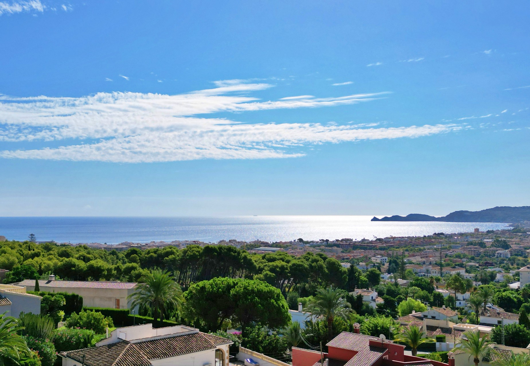 Villa panorámica con vistas al mar en venta en Puchol Javea
