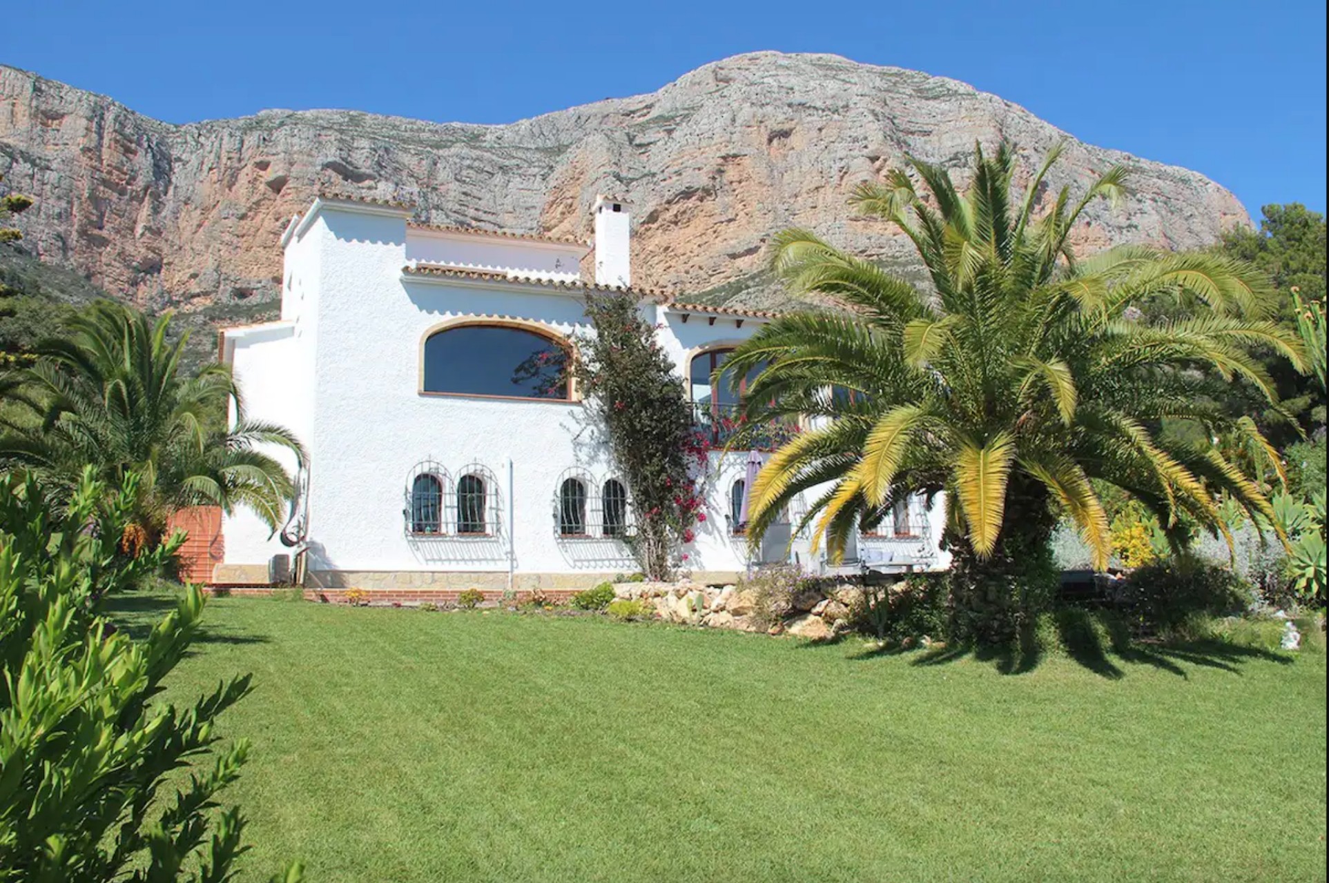 Villa de luxe de six chambres à vendre sur Montgo